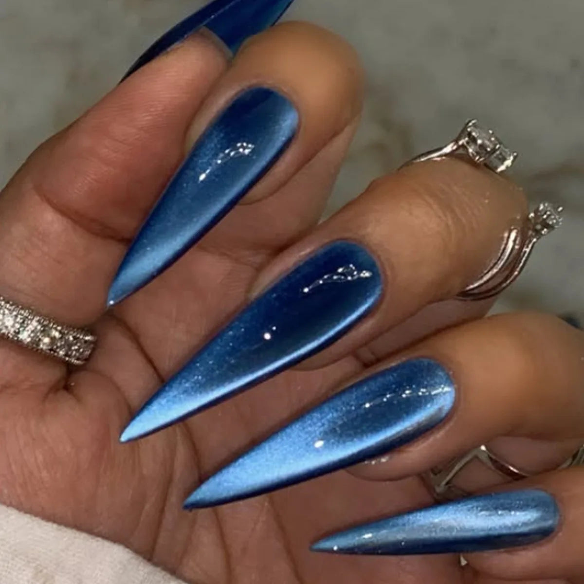 24Pcs Long Stiletto False Nails Simple Black Cat's Eye Design Press on Fake Nails Art Detachable Finished Full Cover Nails Tips HZ0345