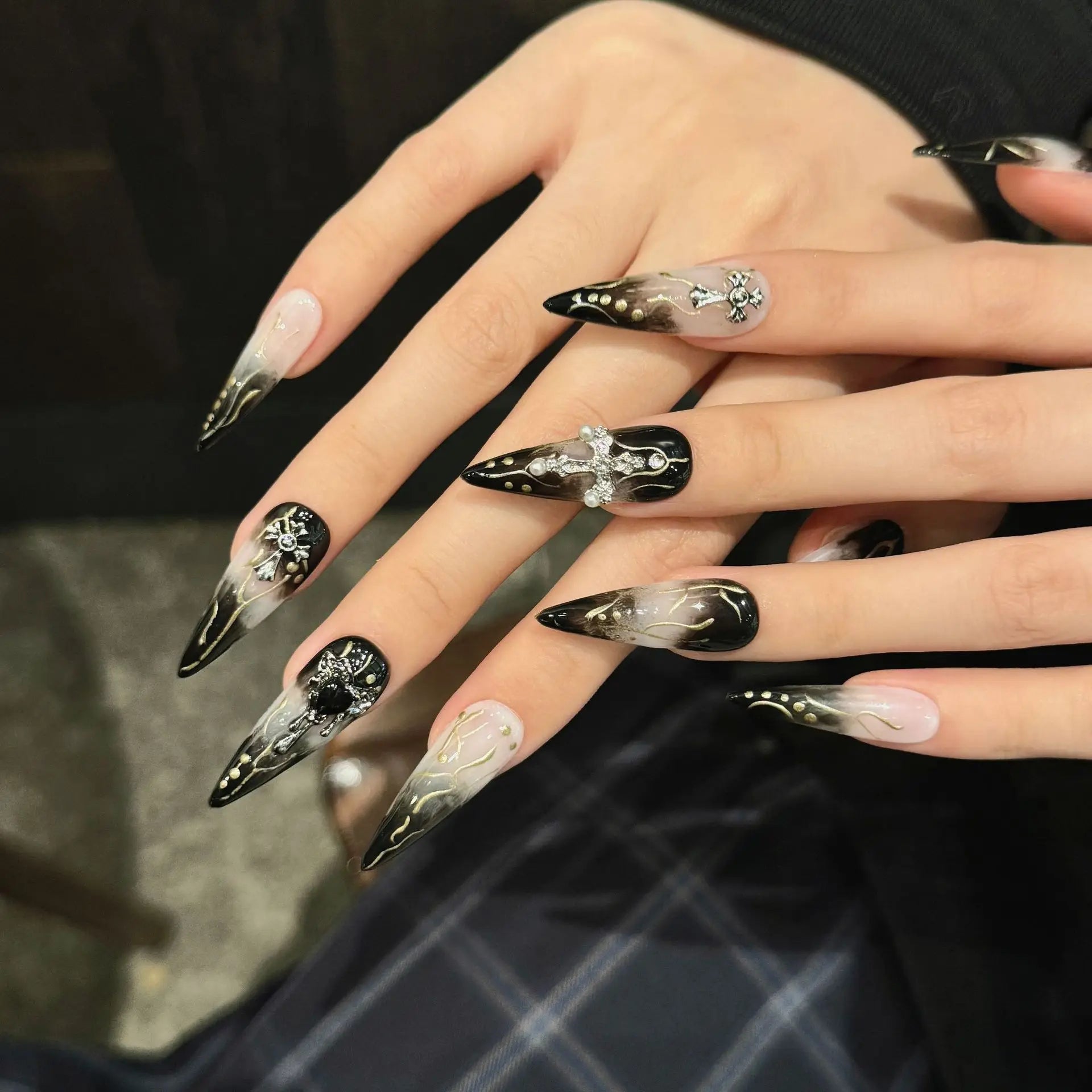 10pcs Y2k Long Stiletto False Nail Tips Gradient Black Metal Heart Cross Decor Handmade Press On Nails Sweet Cool DIY Manicure