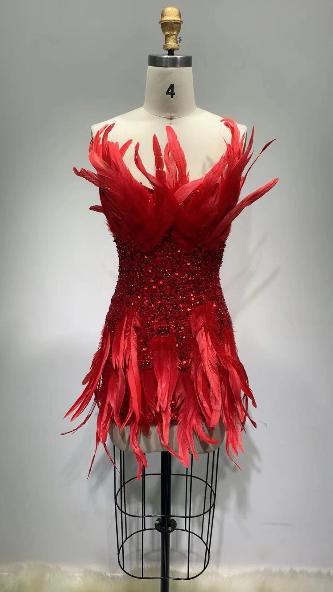 Luxurious 2023 New Spring Red Color Women Strapless Feathers Bodycon Mini Dress Celebrate Birthday Cocktail Party Dress