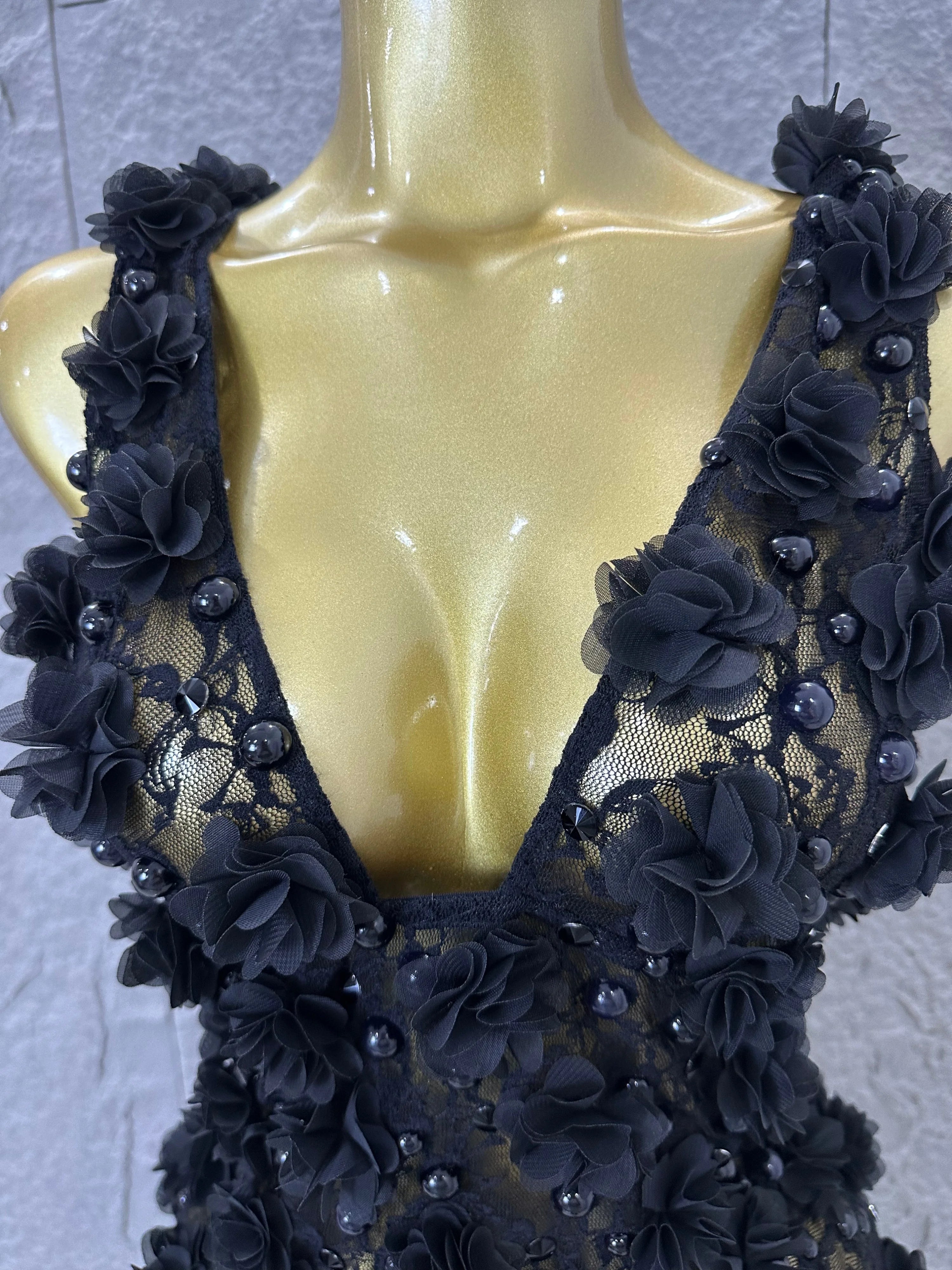 Luxury Black Sheer Mesh Floral Appliqué Mini Dress Deep V Neck Fitted Bodycon Formal Dinner Cocktail Event Party Dress