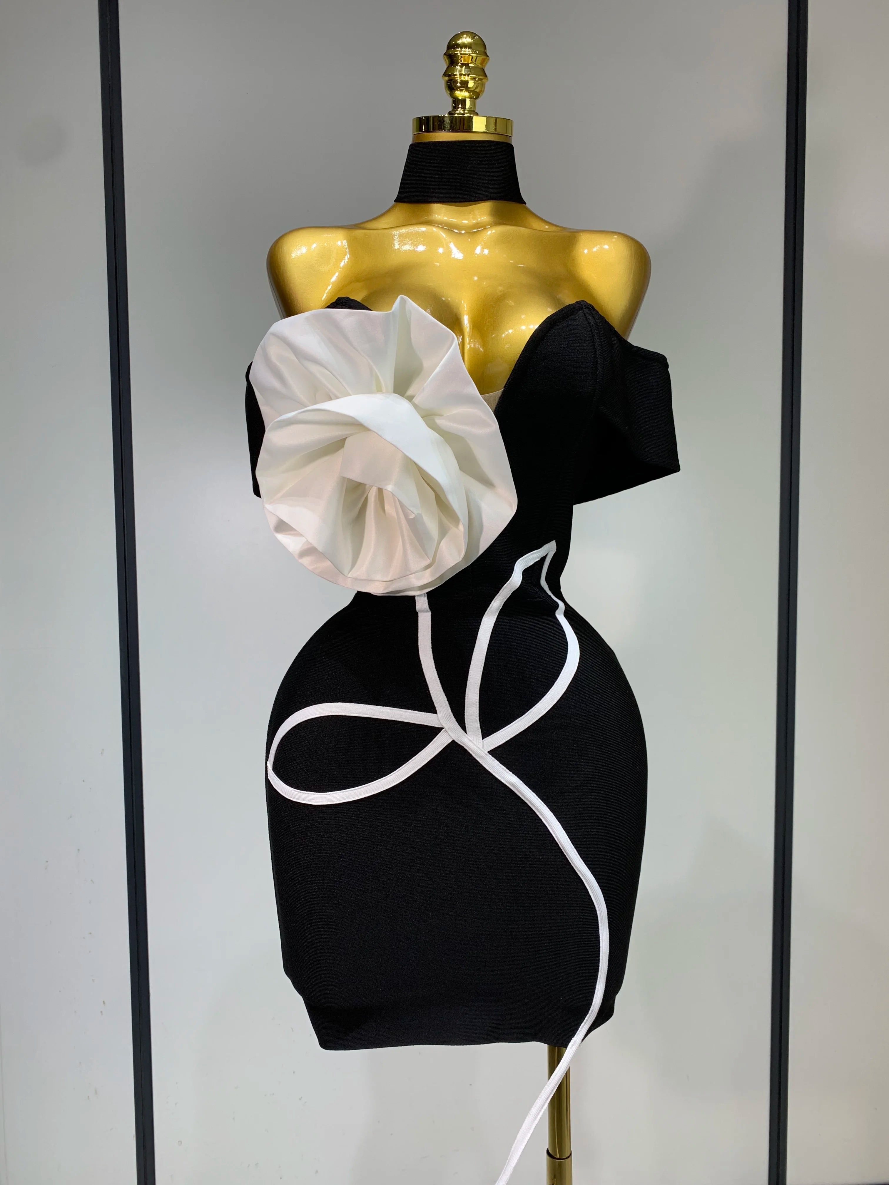 Women Sexy Off Shoulder White Flower Black Mini Bodycon Bandage Dress Luxury 2025 Celebrity Evening Club Elegant Party Gowns black