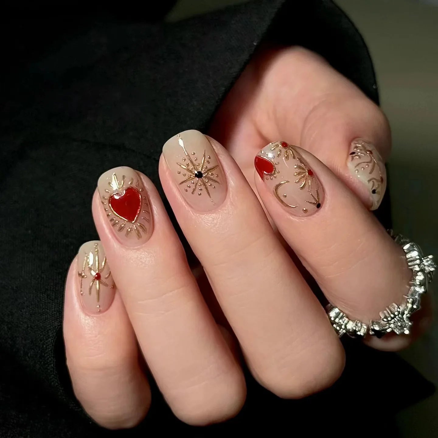 24Pcs Short Square Head Nails Set Press on 3D Gilding Red Heart Design Fake Nail Reusable Artificial Full Cover False Nails Tips MJ-676