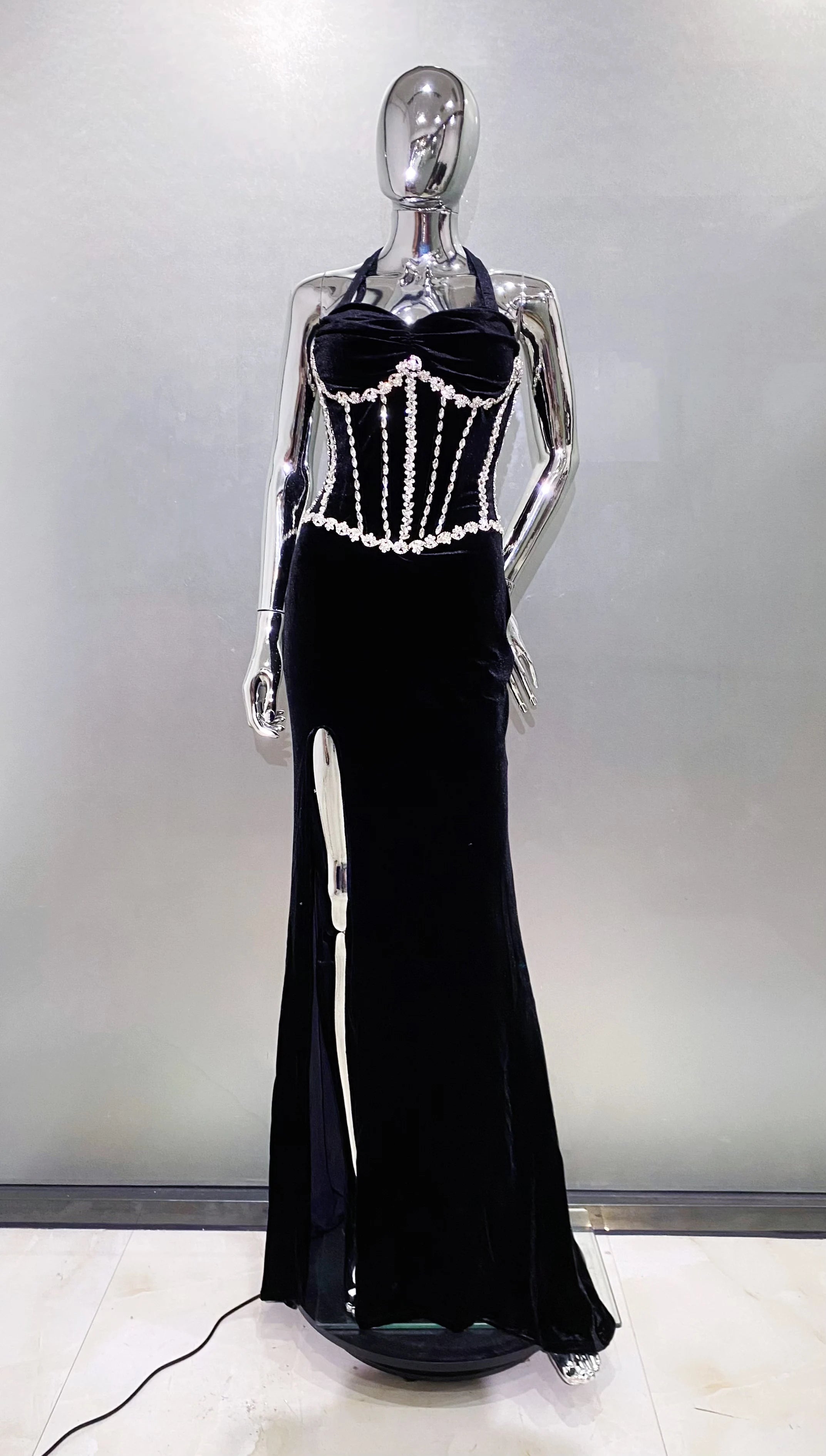 2025 Luxury Shining Diamond Halter Black Velvet floor Lenght Evening Dress Celebrity Birthday Party Outfit Performance Costume black