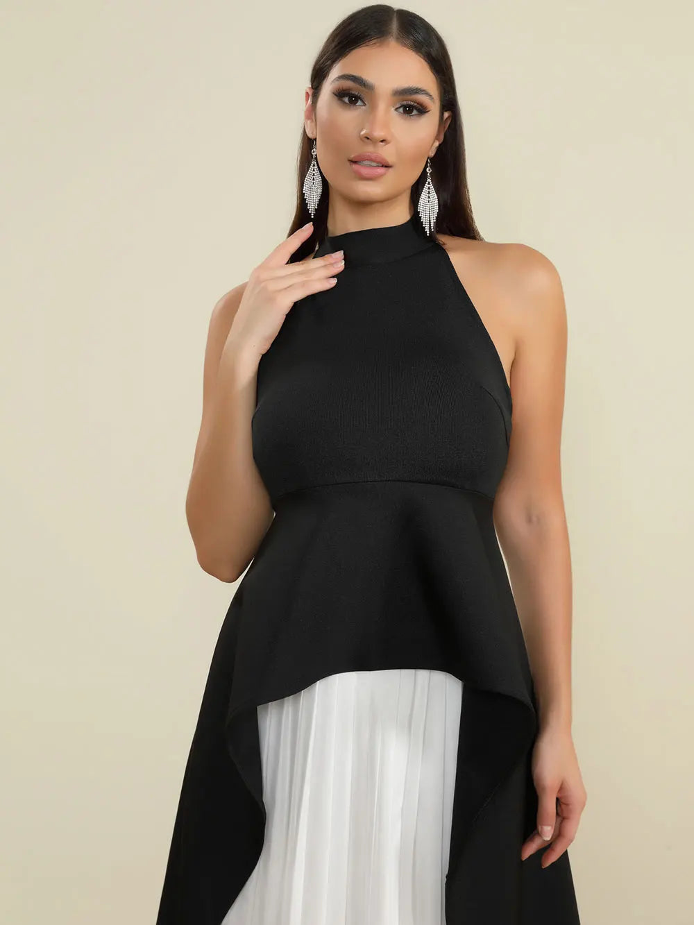 2025 Elegant Women's Loose pleated Long Dress with Stand up Collar and Sleeveless Black and White Dress Fashion Banquet Vestidos