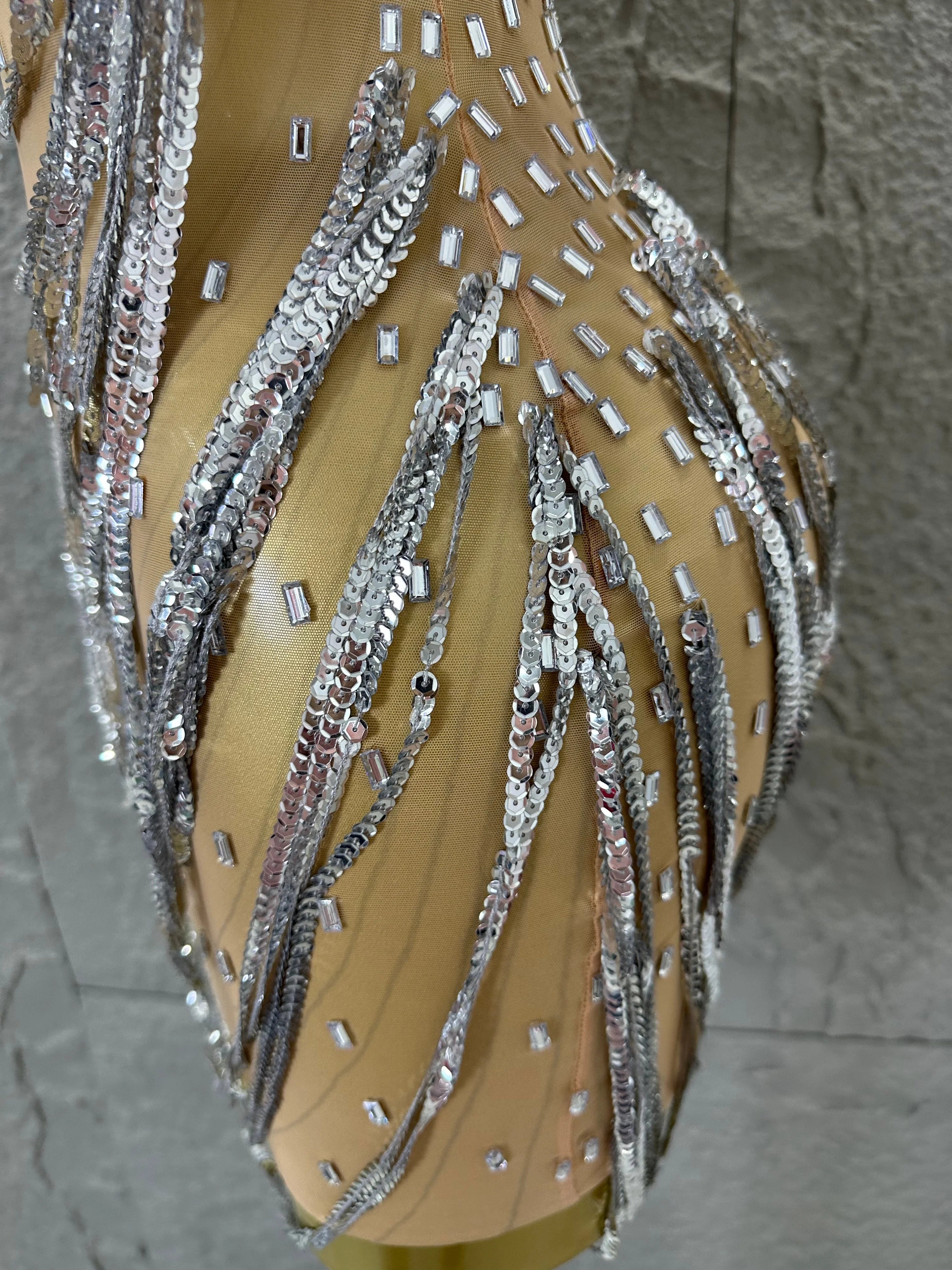 Glamorous Silver Sequined Layered Chain Mesh Dress Women Sexy High Neck Sleeveless Bodycon Stage Performance Costume