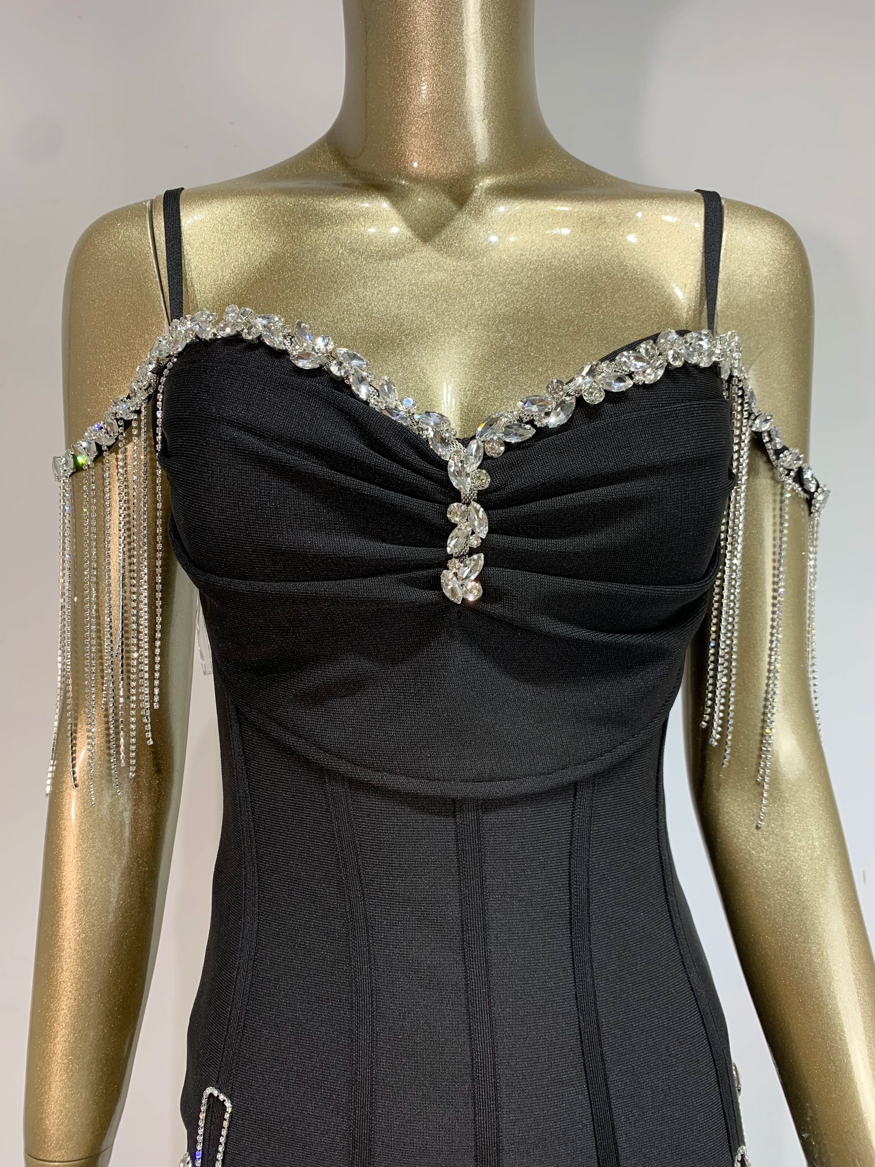 Women Celebrity Sexy Off Shoulder Diamonds Crystal Sparkly Black Bodycon Bandage Dress 2024 Elegant Evening Club Party Dress