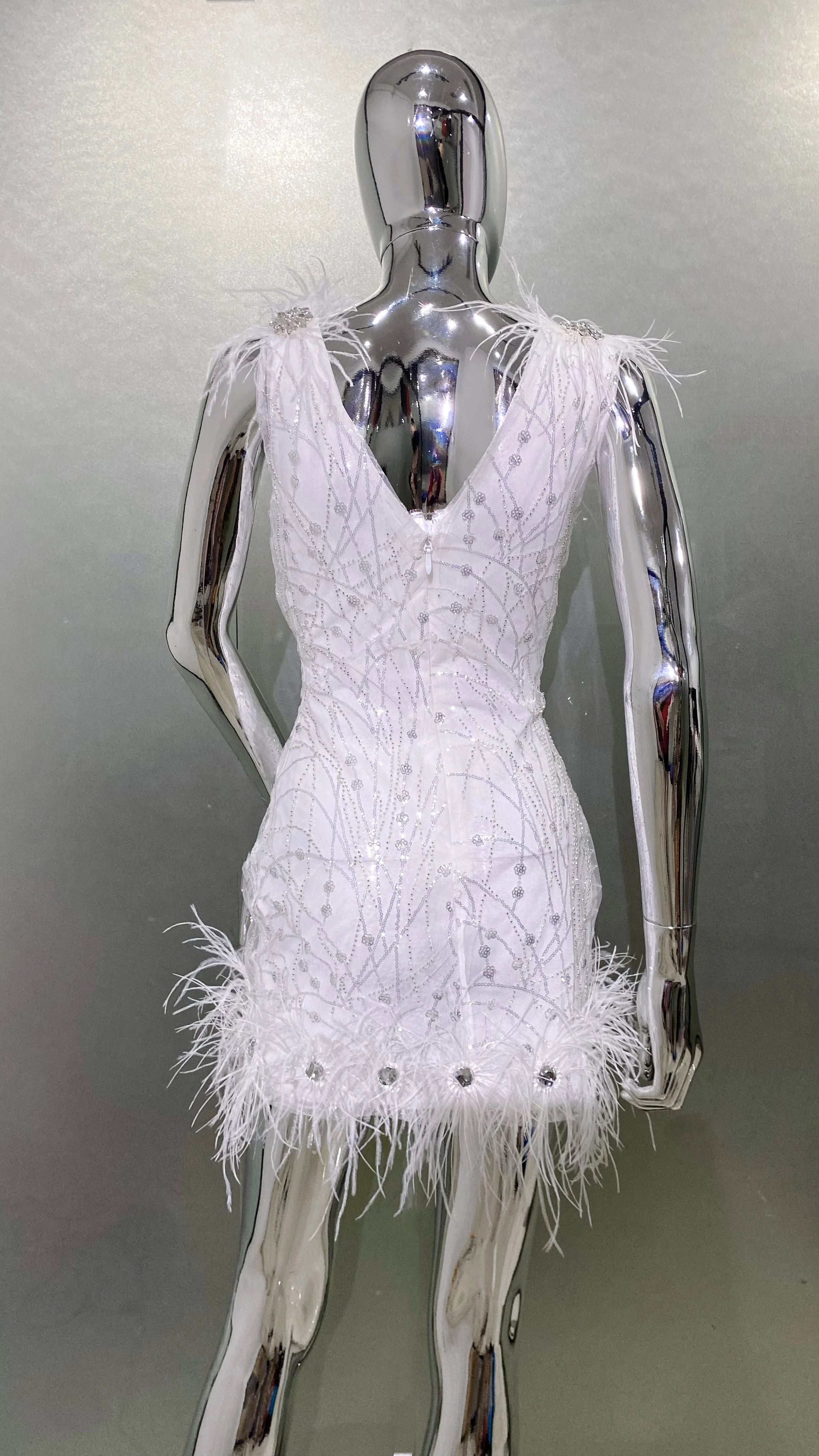White Color Women Sleeveless Sexy V-Neck Bodycon Mini Dress Feathers Sequins Celebrate Evening Party Birthday Dress