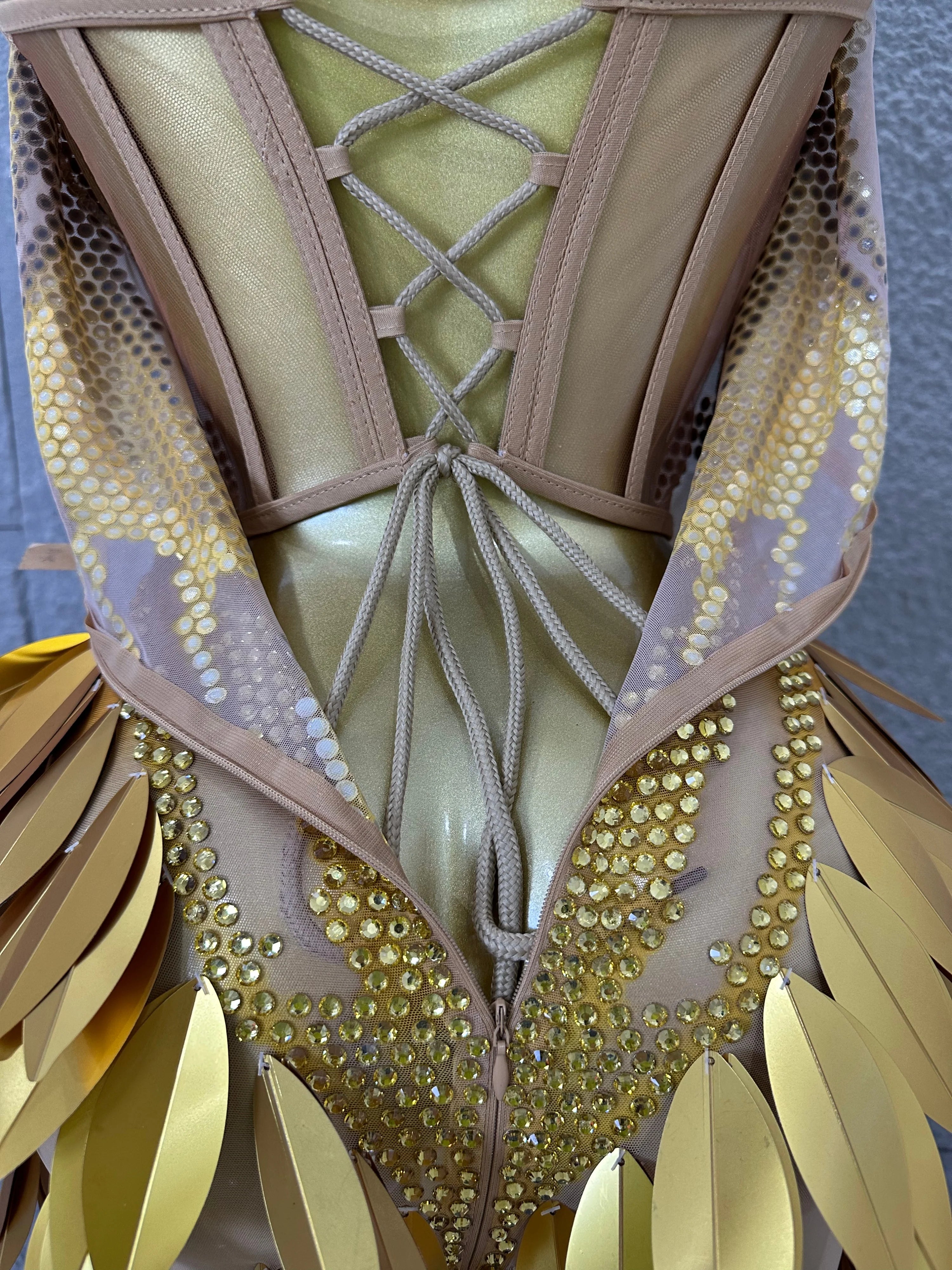 Luxurious Gold Strapless Dress Women Sexy Sheer Mesh Full Crystal Beaded Leaf Form-Fitting Mermaid Formal Event Party Costume