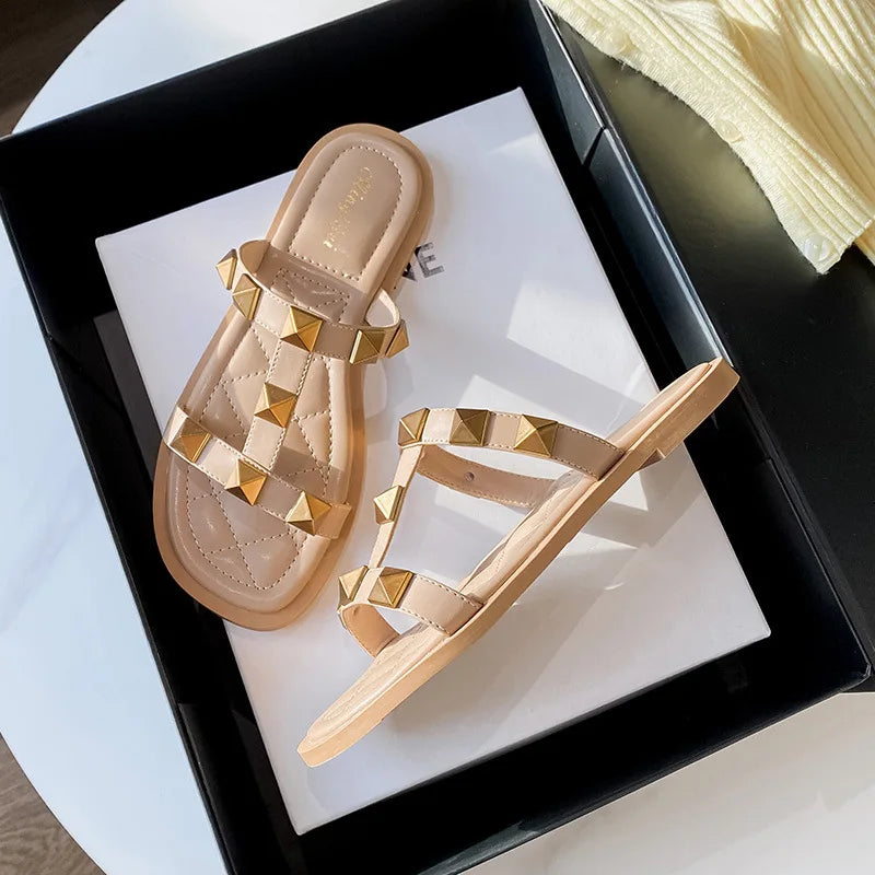 2023 Women's Summer Outdoor Sandals ladies casual slippers flat shoes Fashion rivet design office and walking wear