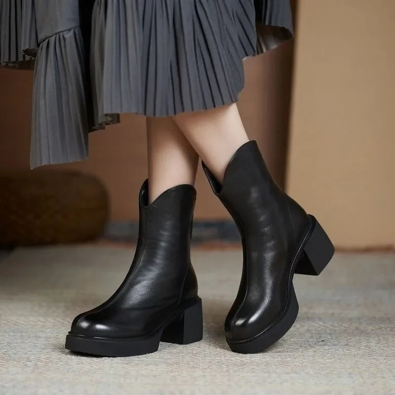 2025 new soft leather women's boots plus velvet leather warm short boot thick soles mid-tube fashion all winter popular shoes