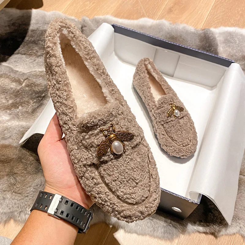 2023 New Women's Winter Plush Shoes Wear non slip warm flat bottomed snow boots Fashion belongs to decorative design Large 41-43 Khaki