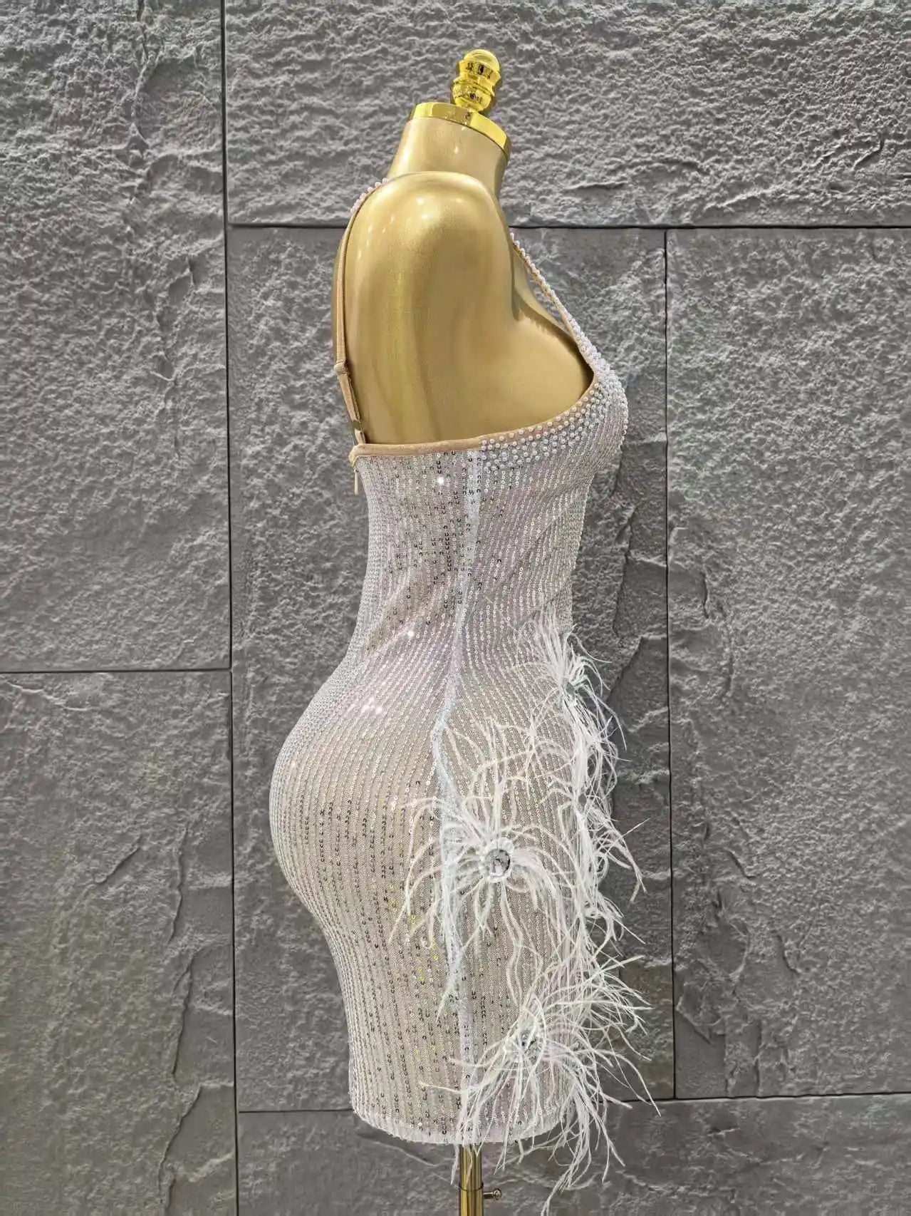 White Color Women Sleeveless Sexy V-Neck Feathers Beading Bodycon Mini Dress Celebrate Nightclub Party Bar Singer Fashion Outfit