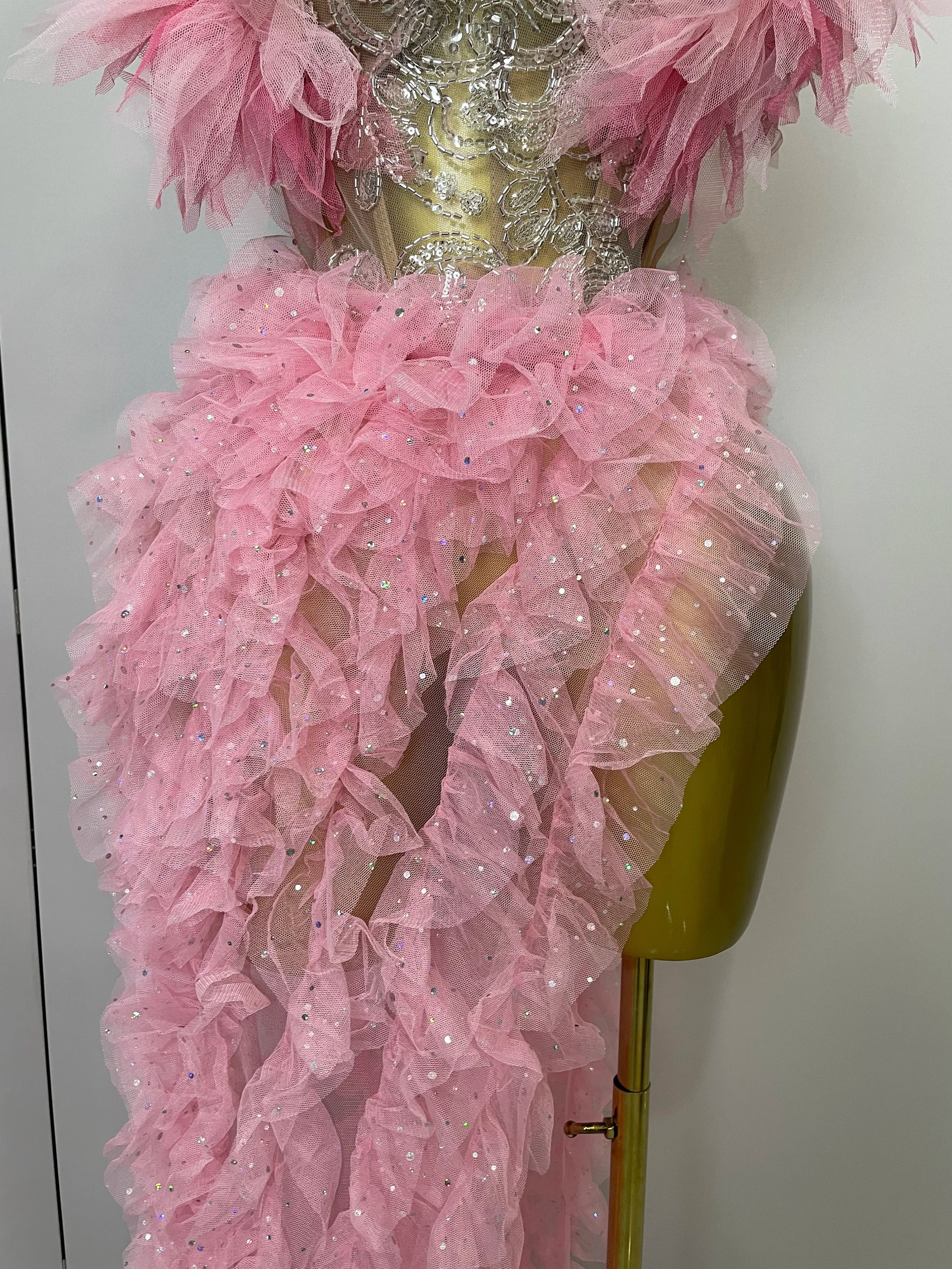 2025 Women Pink Ruffles Sexy Strapless Mini Tops 2 PCS Set Dress Nightclub Bar Birthday Party Evening Stage Performance Costume