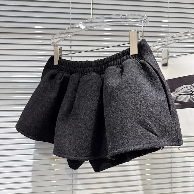 Winter New Niche Fashion Button Black Wool Puff Skirts For Women Elastic Waist Short Skirt Female Trendy 11A07575