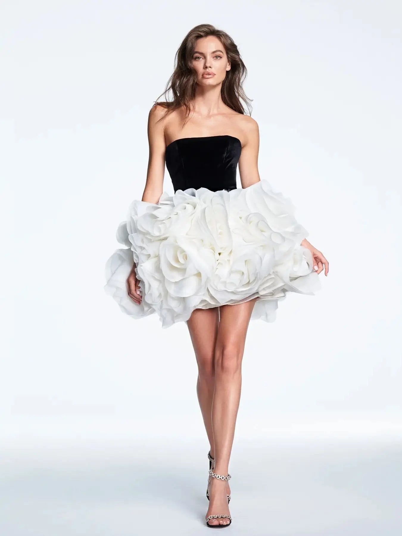 2025 White Falbala Strapless Puffy Mini Dress Sweet Woman Birthday Party Vestido Stage Performance Costume