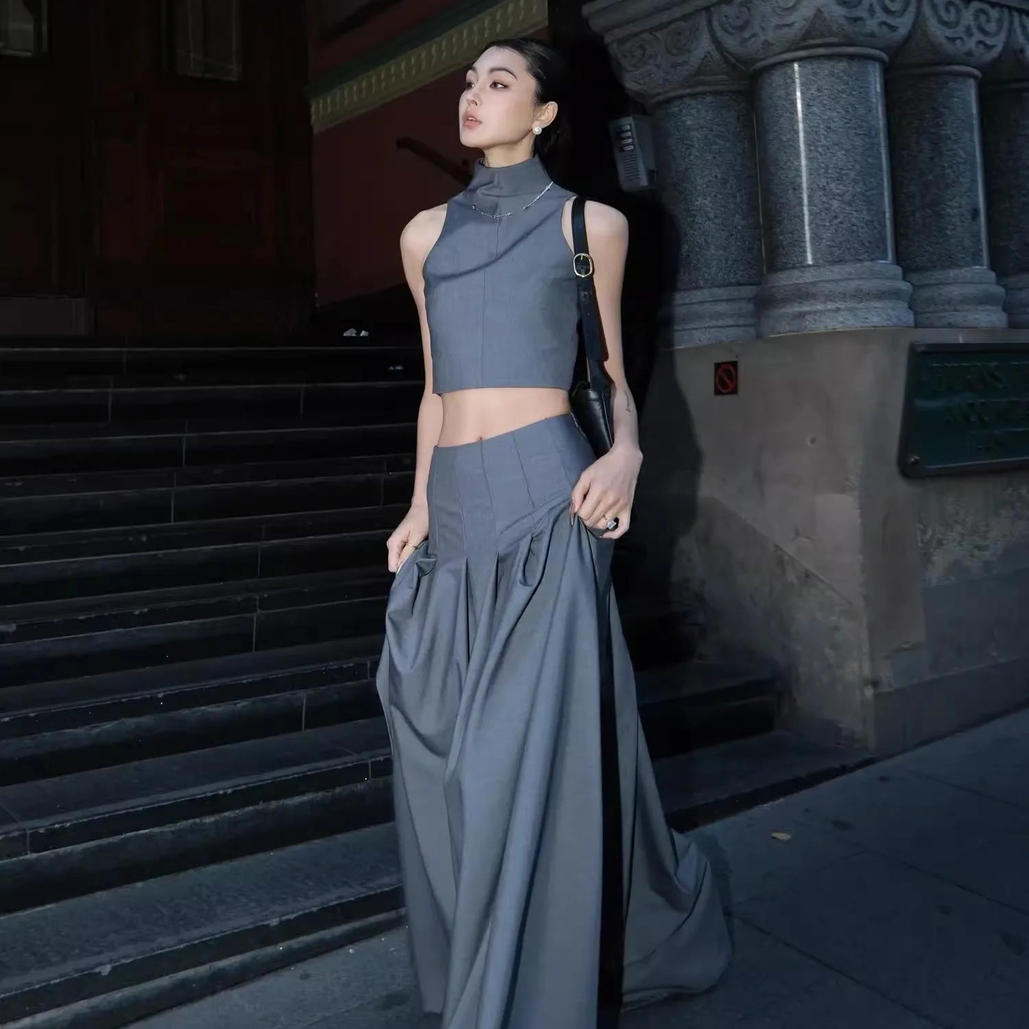 Lautaro Spring Summer Sexy Stylish Grey Cropped Tank Top Women Stand Collar Elegant Chic Luxury Designer Sleeveless Clothes 2025 Grey