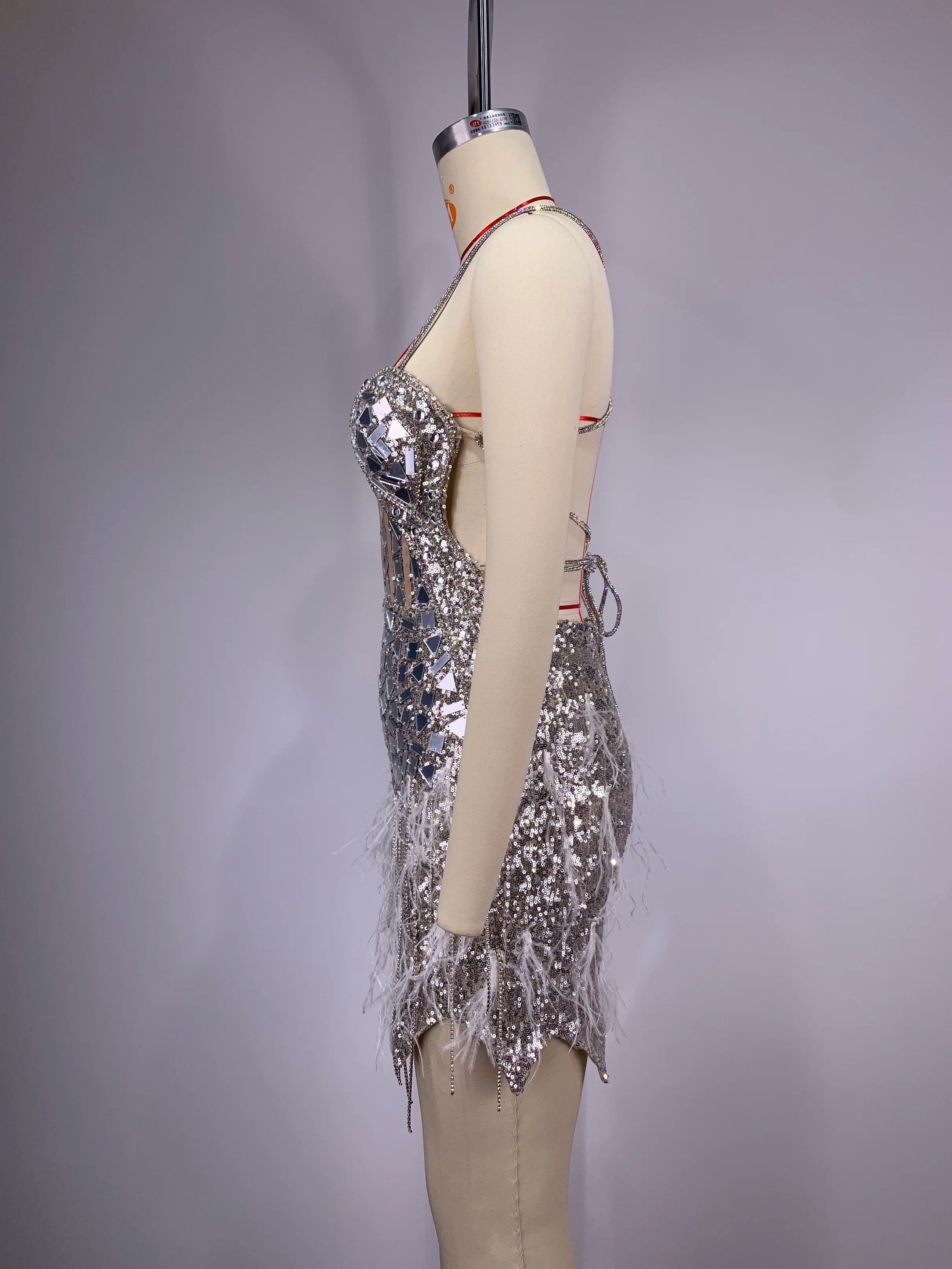 2024 Women Sleeveless Sexy V-Neck Bodycon Mini Dress Feathers Shinning Mirrors Celebrate Birthday Party Outfit