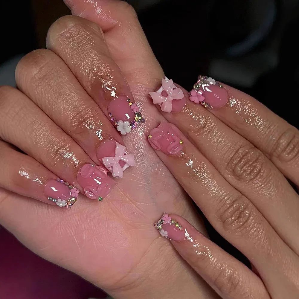 24Pcs French Pink Press on Nails Short Square Head Fake Nails with Flower Rhinestone Design Wearable Finished False Nail Tips 152