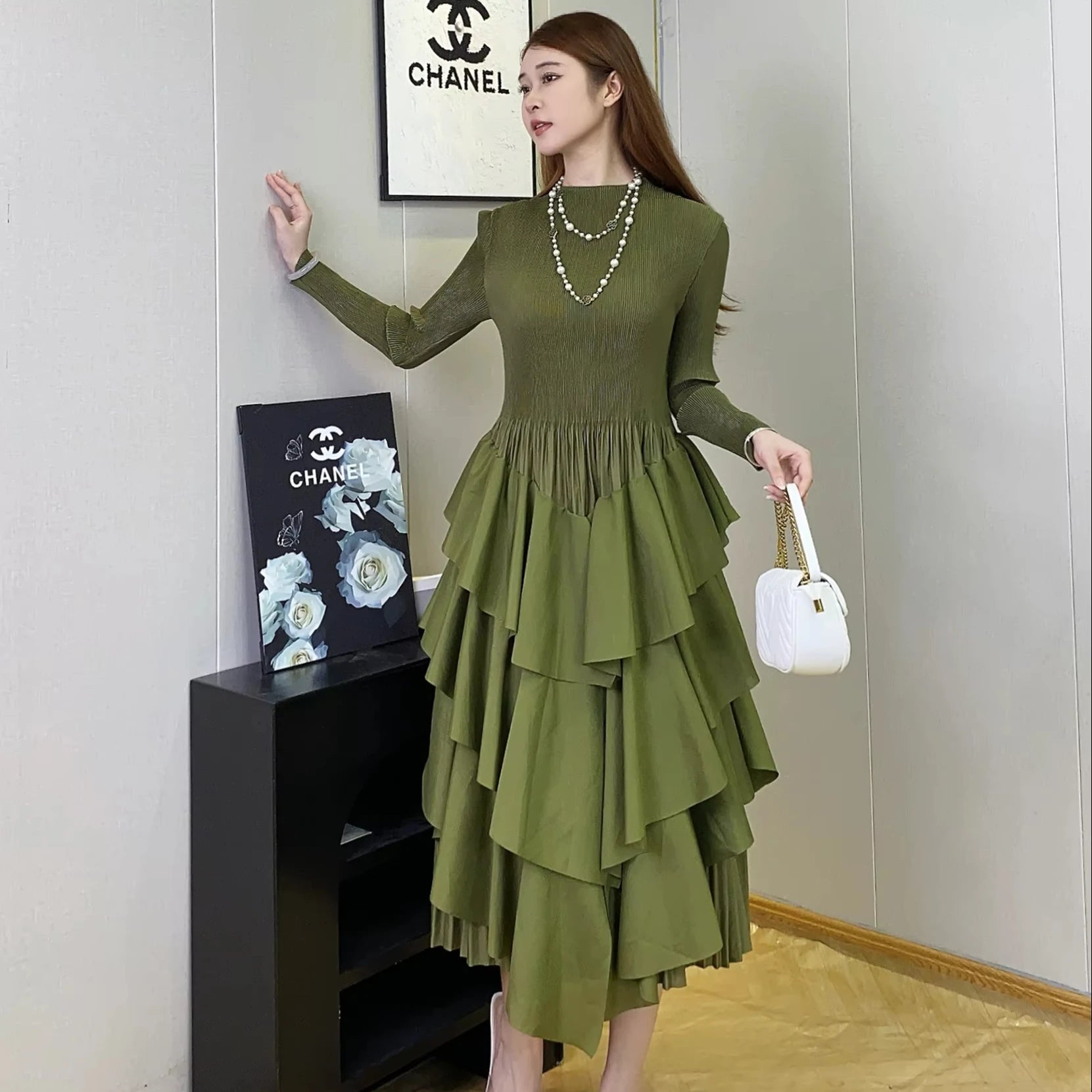 2024 Hot Selling Ladies Casual Pleated Stretch Loose Round Neck Long Sleeve Pleated Cake Dress