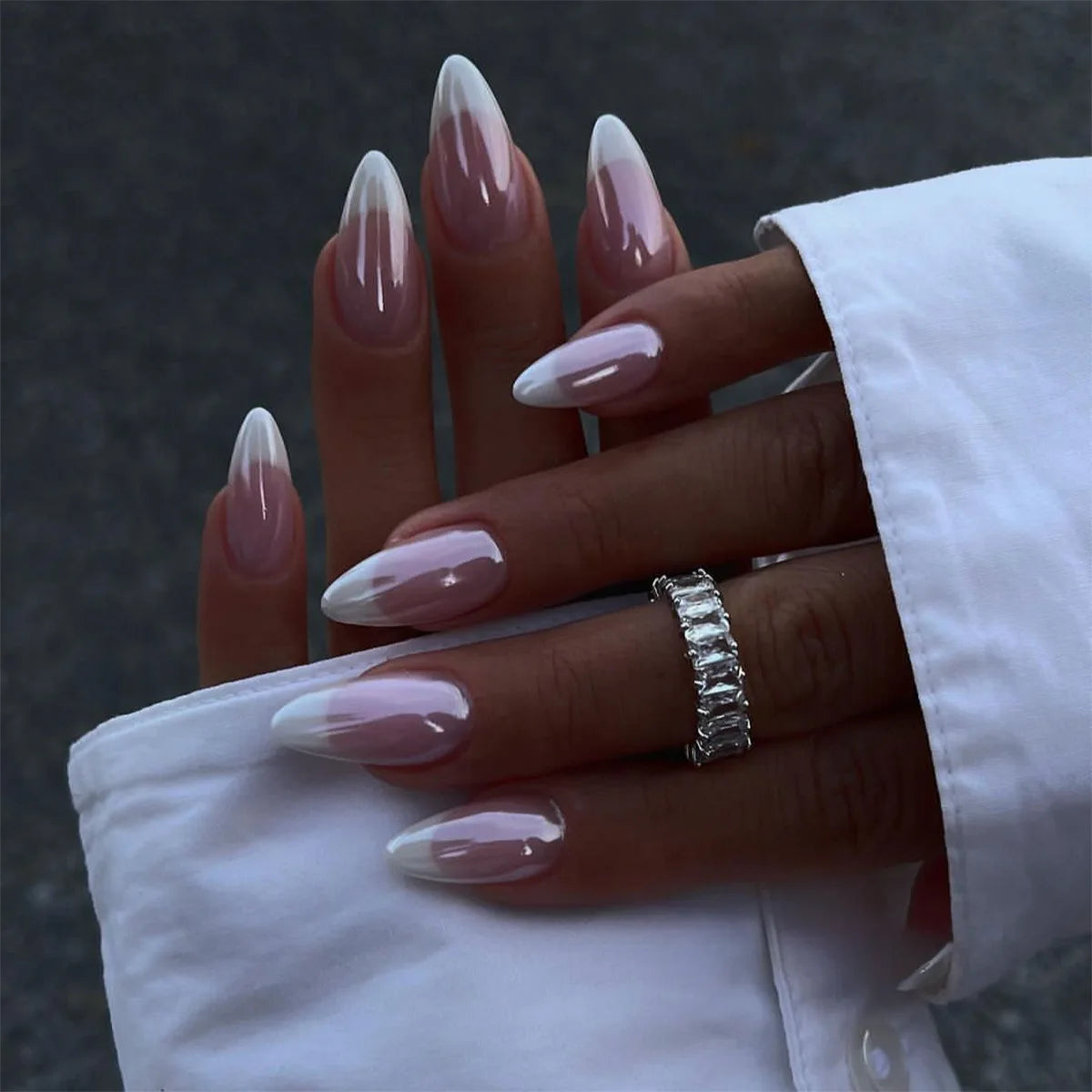 24Pcs Simple Wine Red Fake Nail with Glue Mid-length Almond Press on False Nails Wearable Round Head Oval Full Cover Nail Tips 87-33
