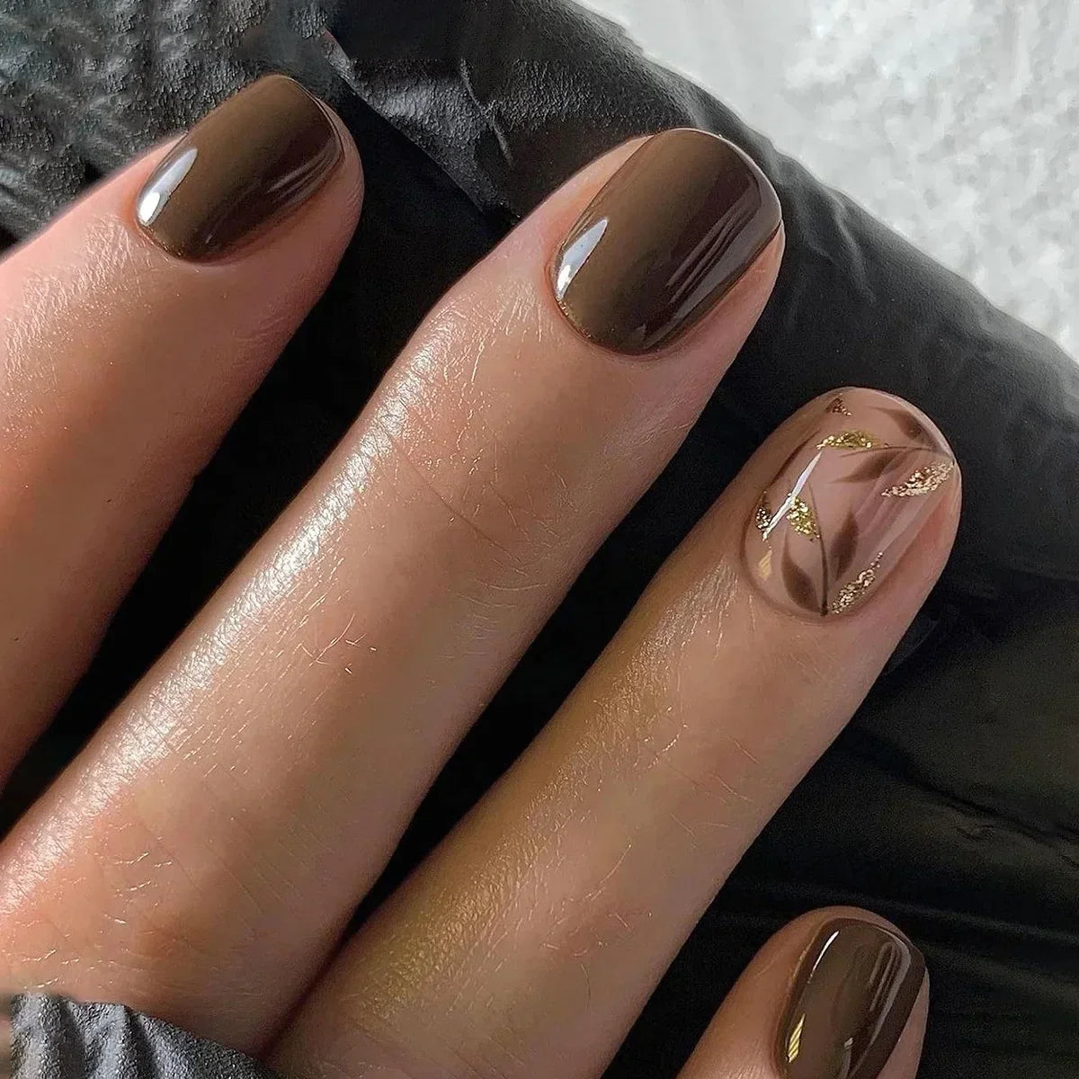 24Pcs Fashion Fake Nails Press on Short Square Head False Nail Art Black Starlit Sky Design Artifical Full Cover Nail Tips 2864