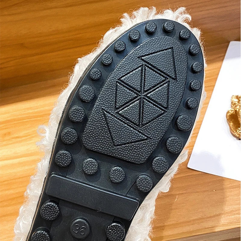 Women's plush cotton shoes Winter outdoor warm snow boots Flat bottomed Lefu shoes Lambhair Butterfly decoration design Large 41