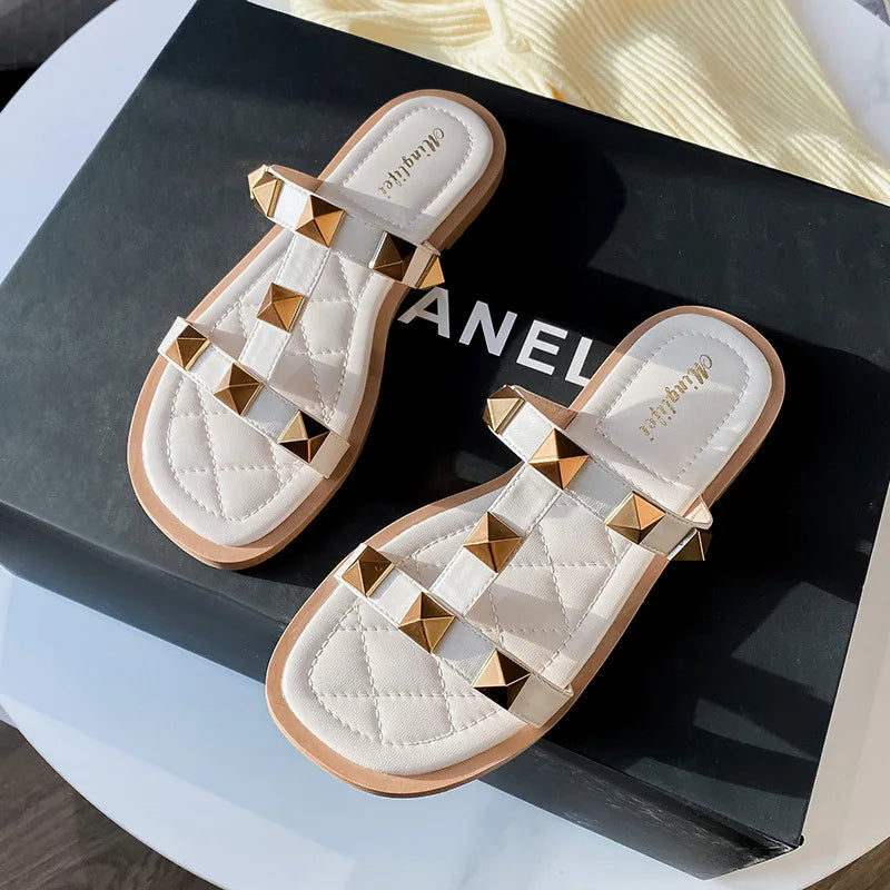 2023 Women's Summer Outdoor Sandals ladies casual slippers flat shoes Fashion rivet design office and walking wear