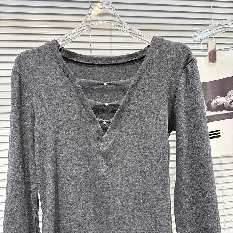 Winter New Fashion V-neck Hollow Design Solid Color Shoulder Pad Long Sleeve T-shirt Women's Solid Color Top 11A07645