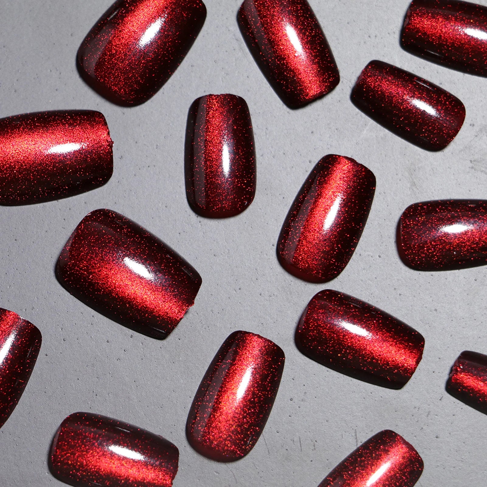 Red Short Square Fake Nails 30Pcs Glossy Cat's Eyes Press On Nails Women Girls New Year Party Charm Manicure Christmas Nails Art