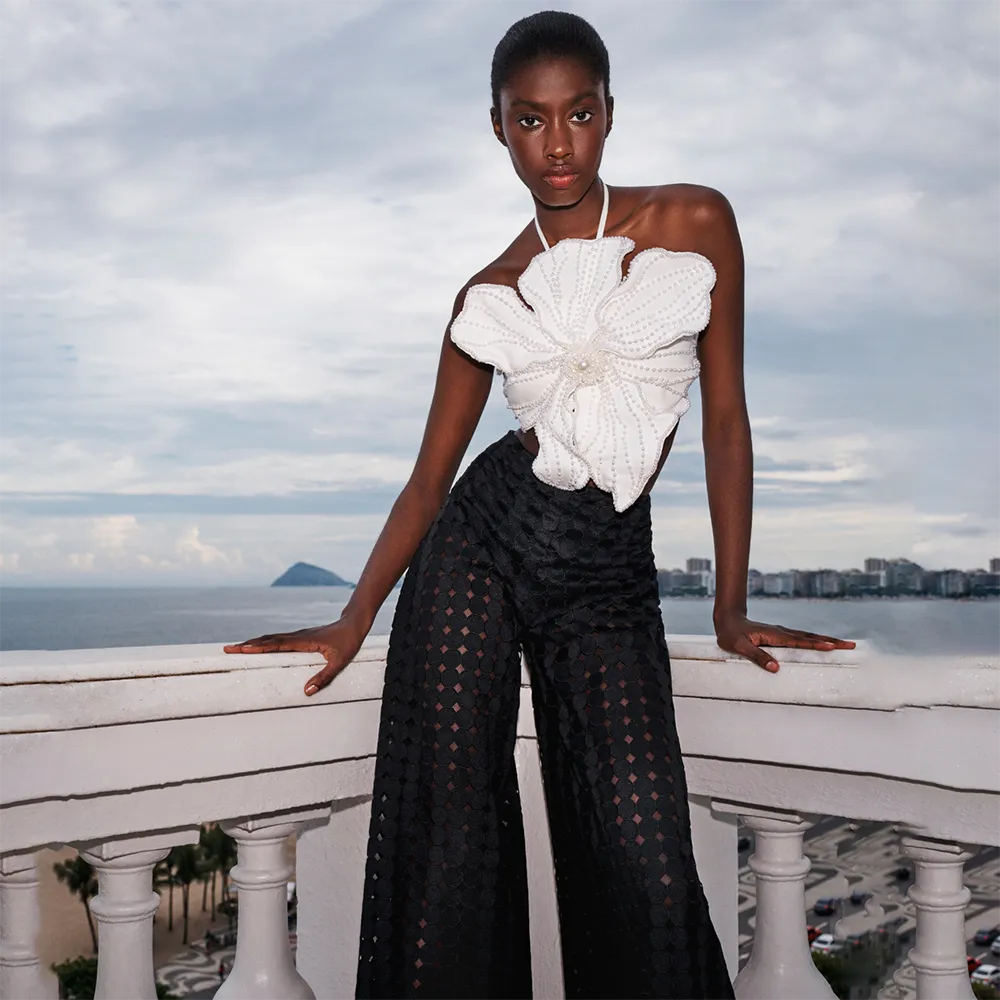 Fashion Flower Bikini Pearl Design Neck Swimsuit Luxury Sexy Tube Top Halter Seaside Vacation Hollow Trousers Women'S Retro