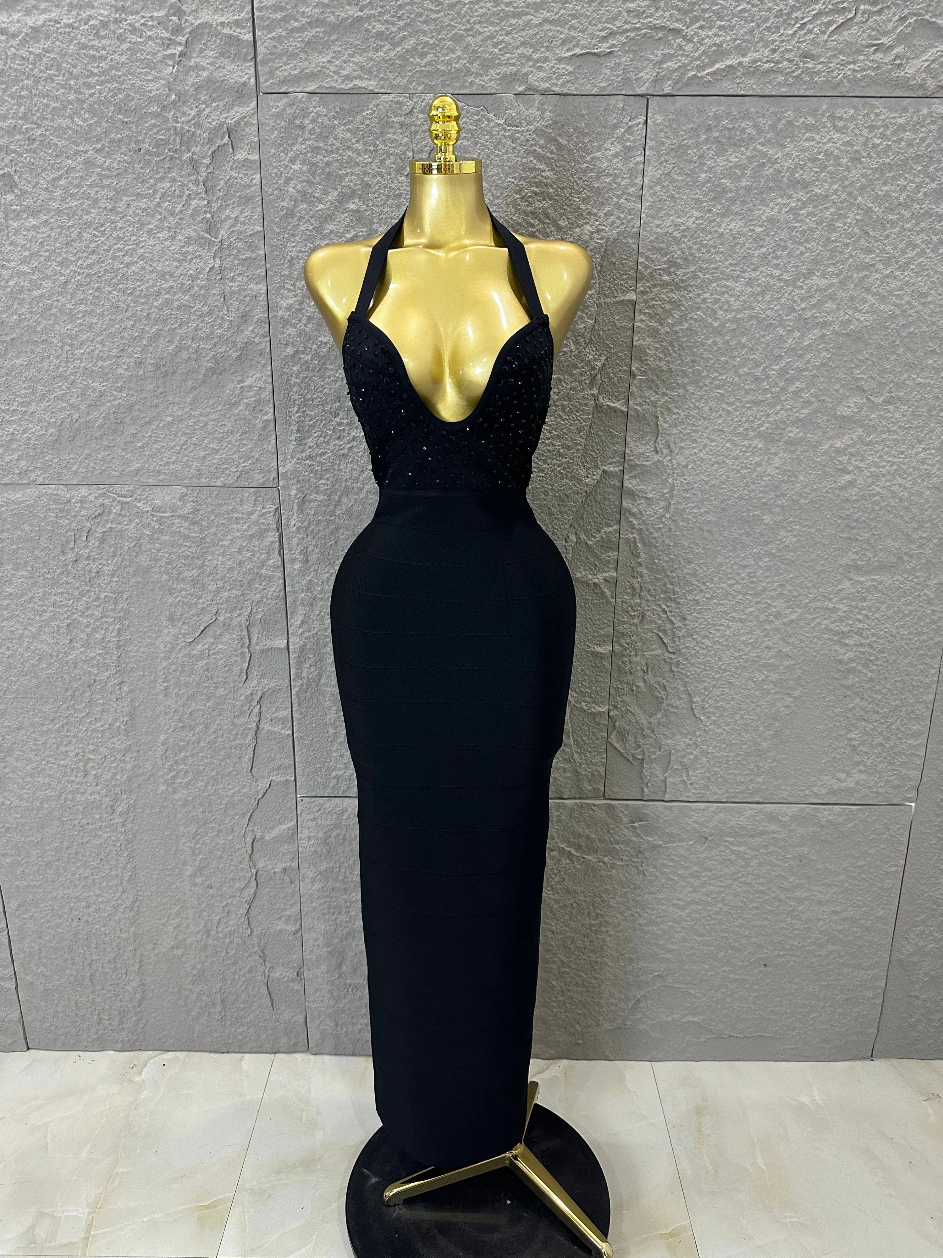 Elegant Black Plunge Halter Neck Dress Sparkle Beaded Top Fitted Mermaid Floor Length Evening Banquet Formal Dinner Event Outfit black