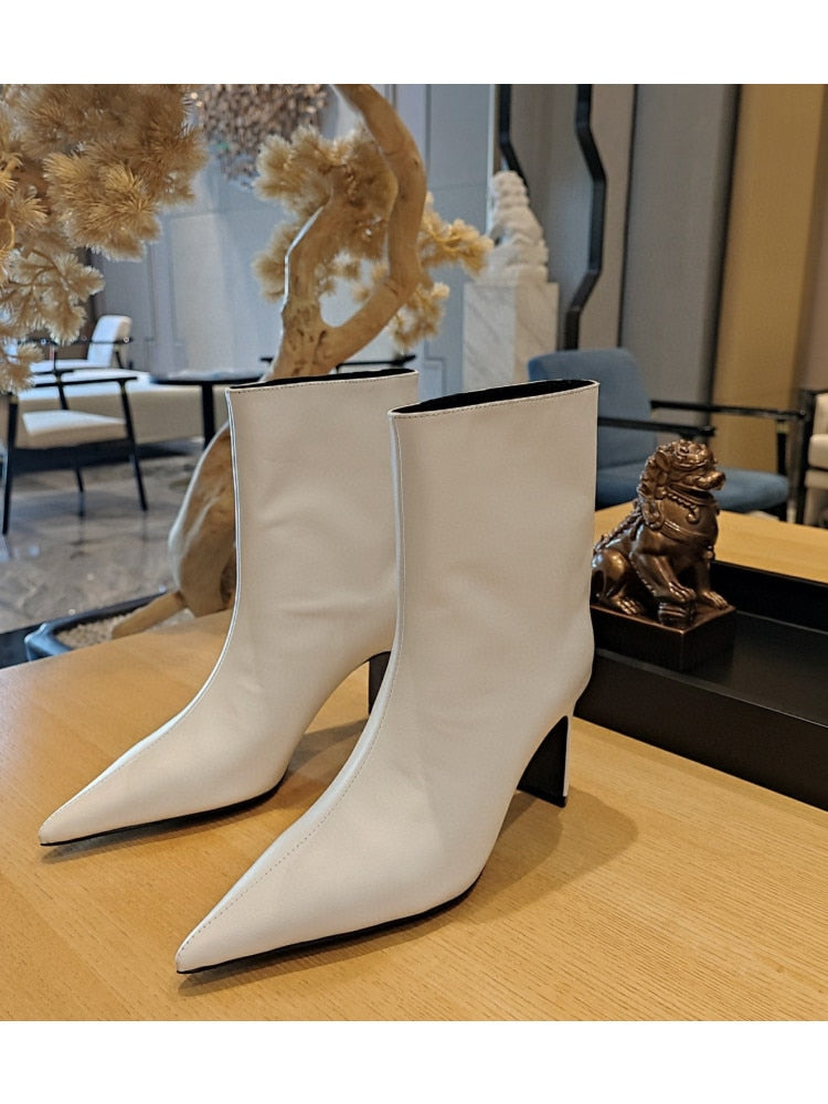 Women's New Pointed Thick Heel Sleeve Knee High Boots Fashion Fashion Show Gold Large Winter Boots 262Short white