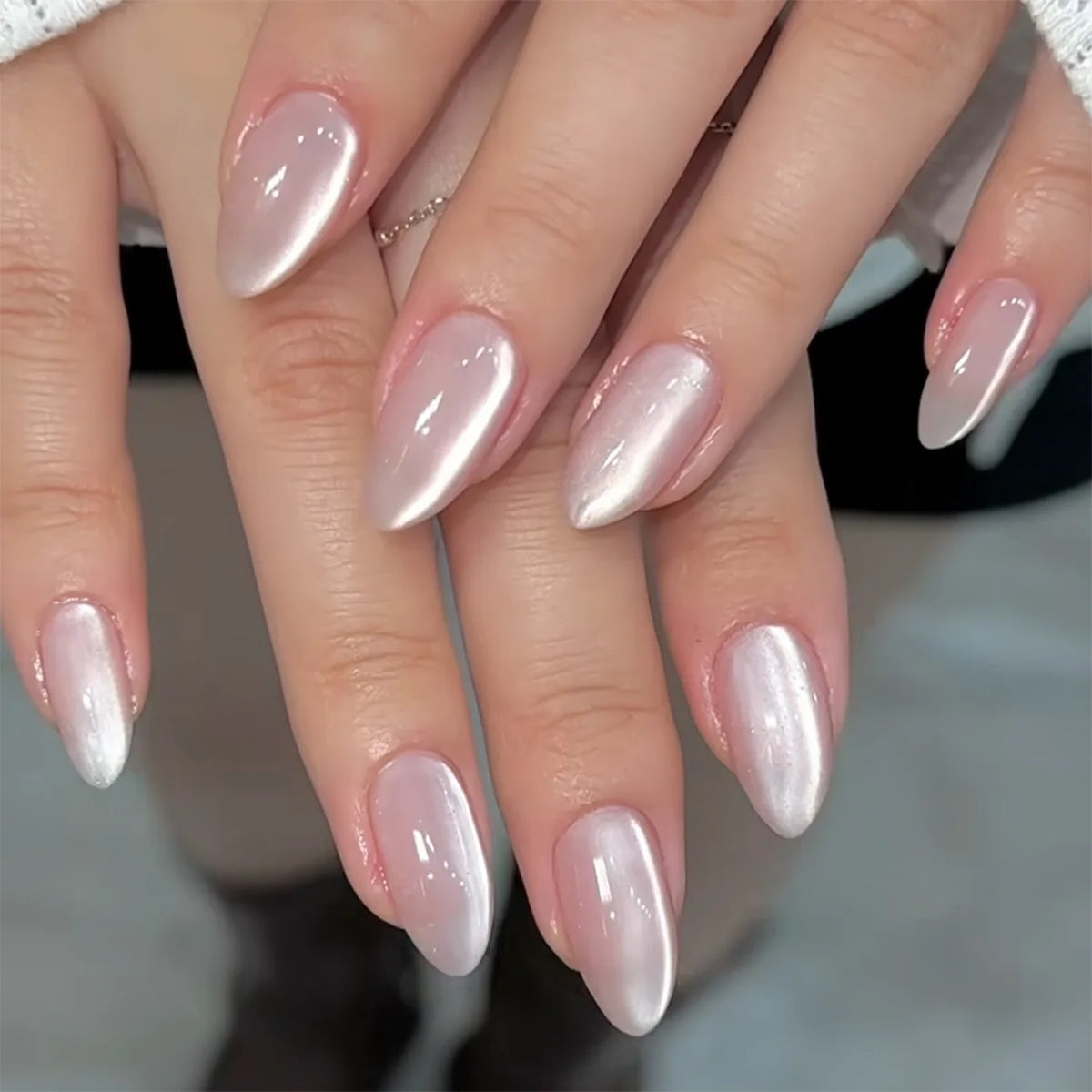 24pcs Cute Love Press on Nails Shiny French Pink Cat Eye Fake Nail Tips Full Cover Wearable Korean Style Almond False Nails 4