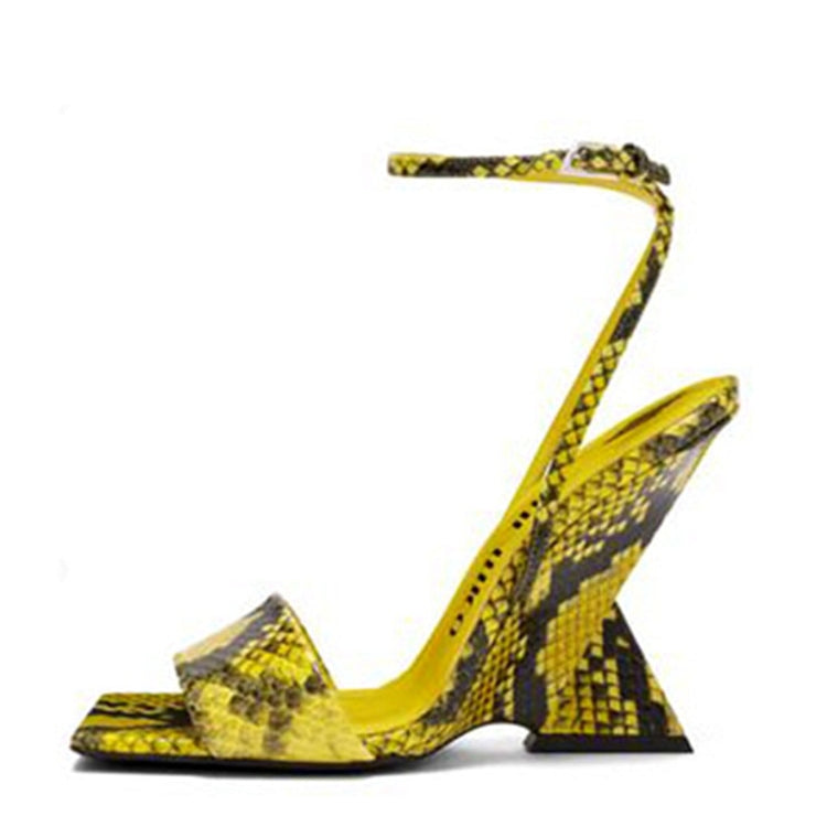 Summer New High Heels Thick Sole Thick Heel Lacquer Leather Shallow Mouth Pointed Fashion Sexy Women's Oversized Shoes S51 serpentine