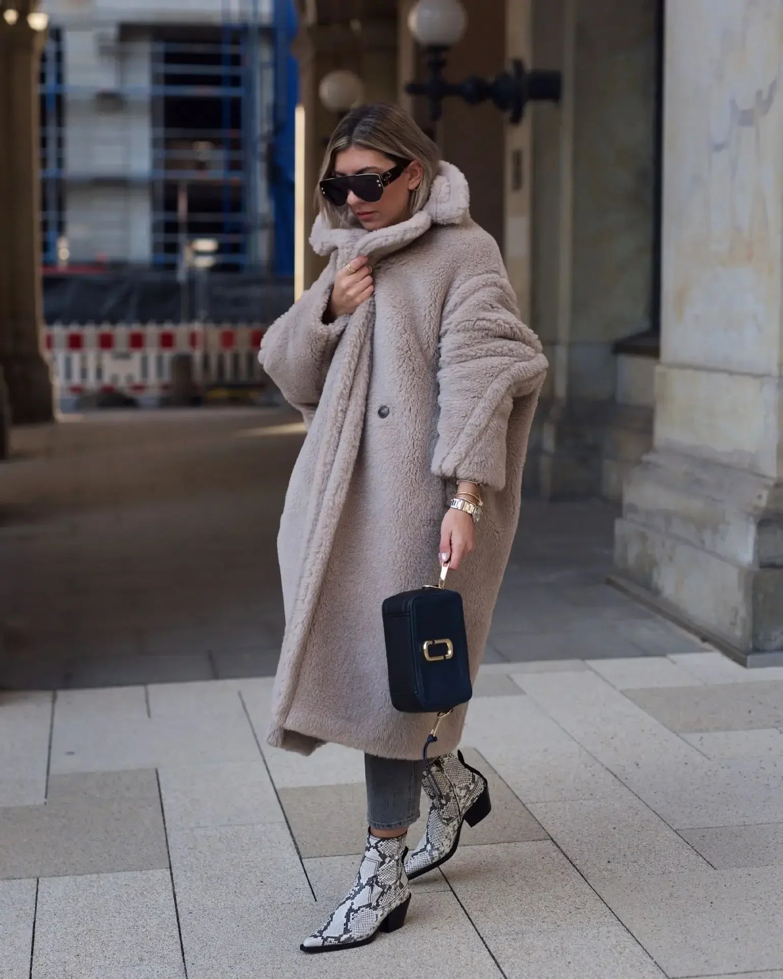 Teddy Bear Coat Lamb Fur Women's Clothing New Warm Thickened Plush Plush Medium-length Environmentally Friendly Coat Chic beige