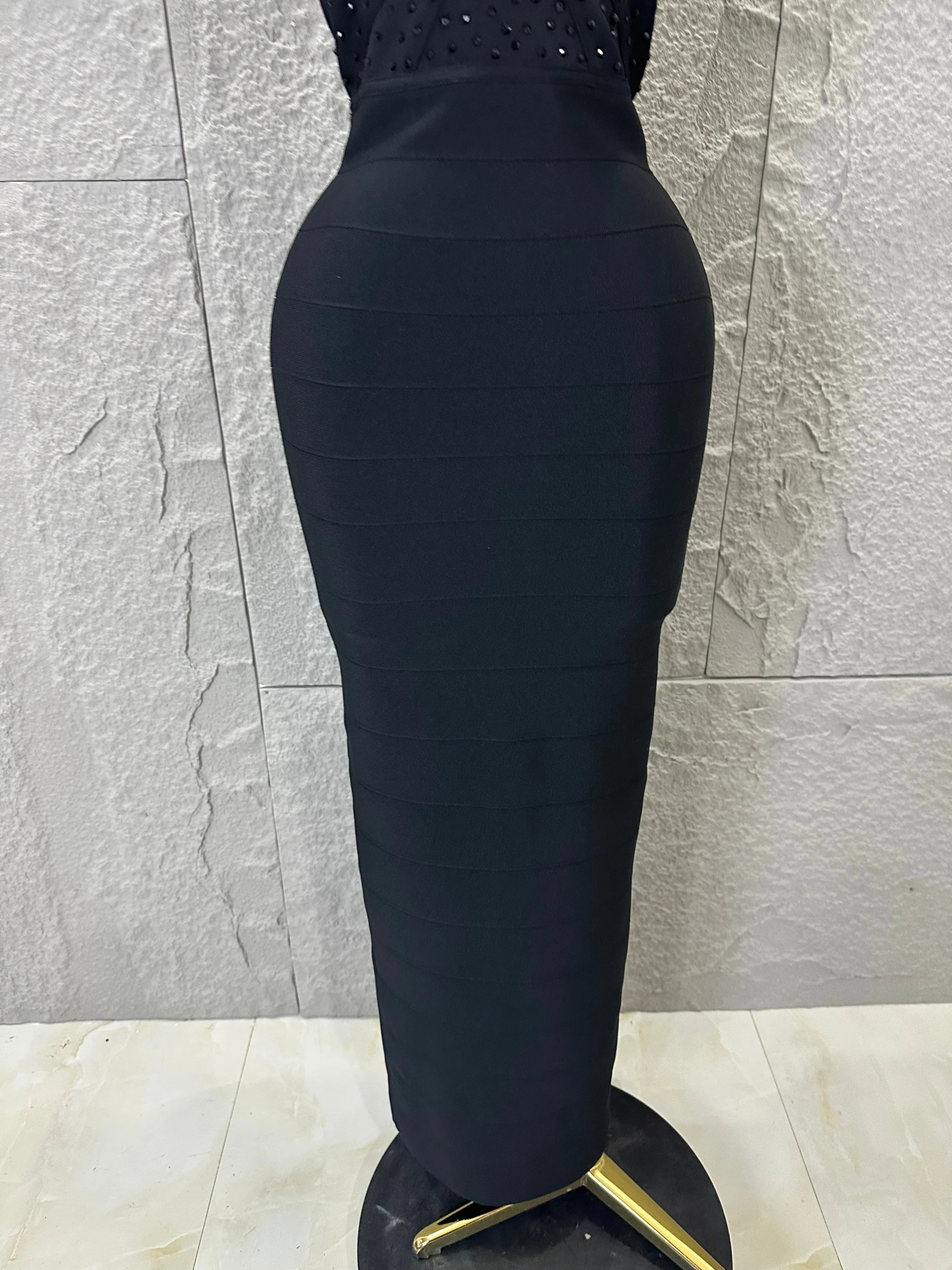 Elegant Black Plunge Halter Neck Dress Sparkle Beaded Top Fitted Mermaid Floor Length Evening Banquet Formal Dinner Event Outfit
