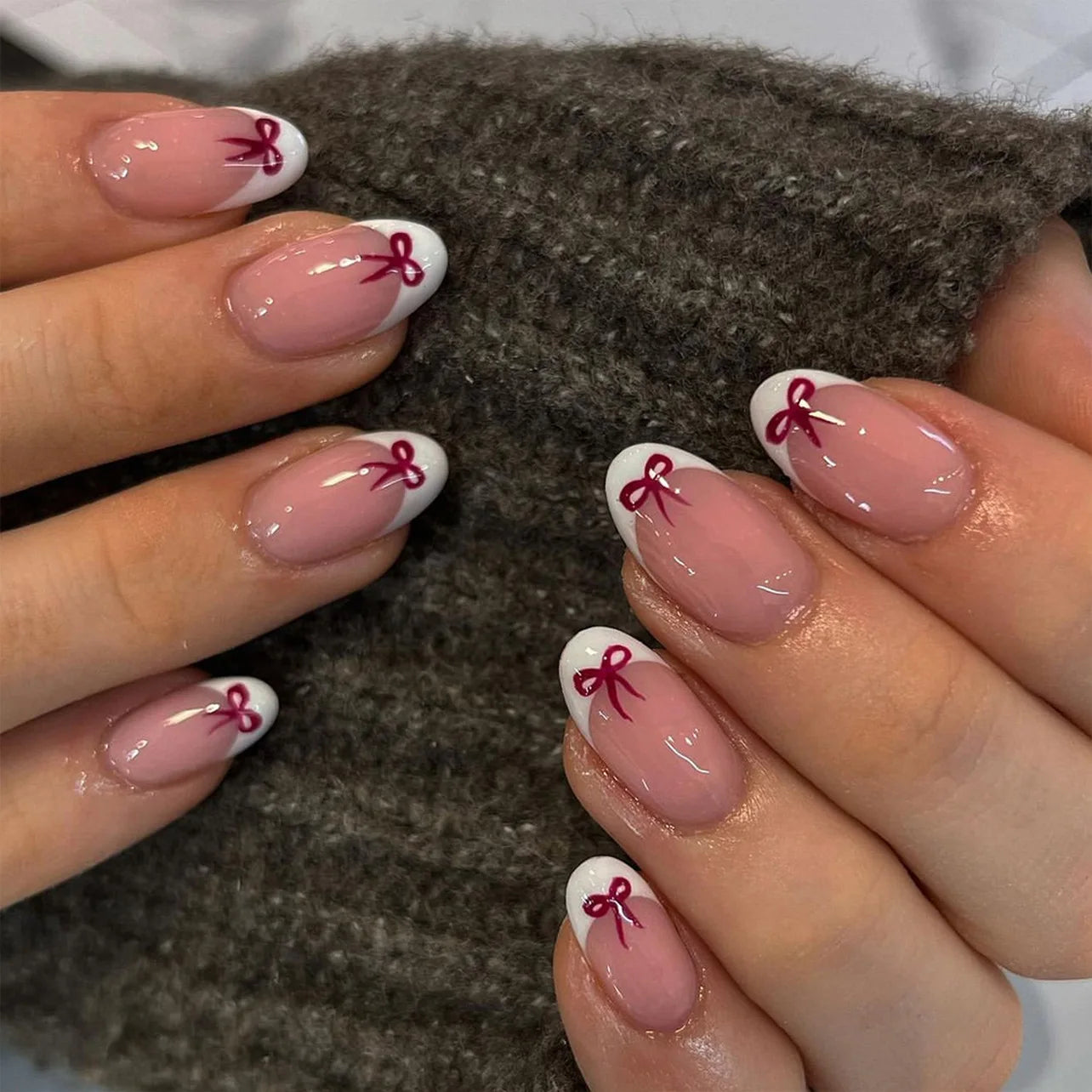 24Pcs Fashion Wine Red Press on Nails French Fake Nail Tips Short Almond Bow Design False Nails Set Wearable Full Cover Manicure 3637
