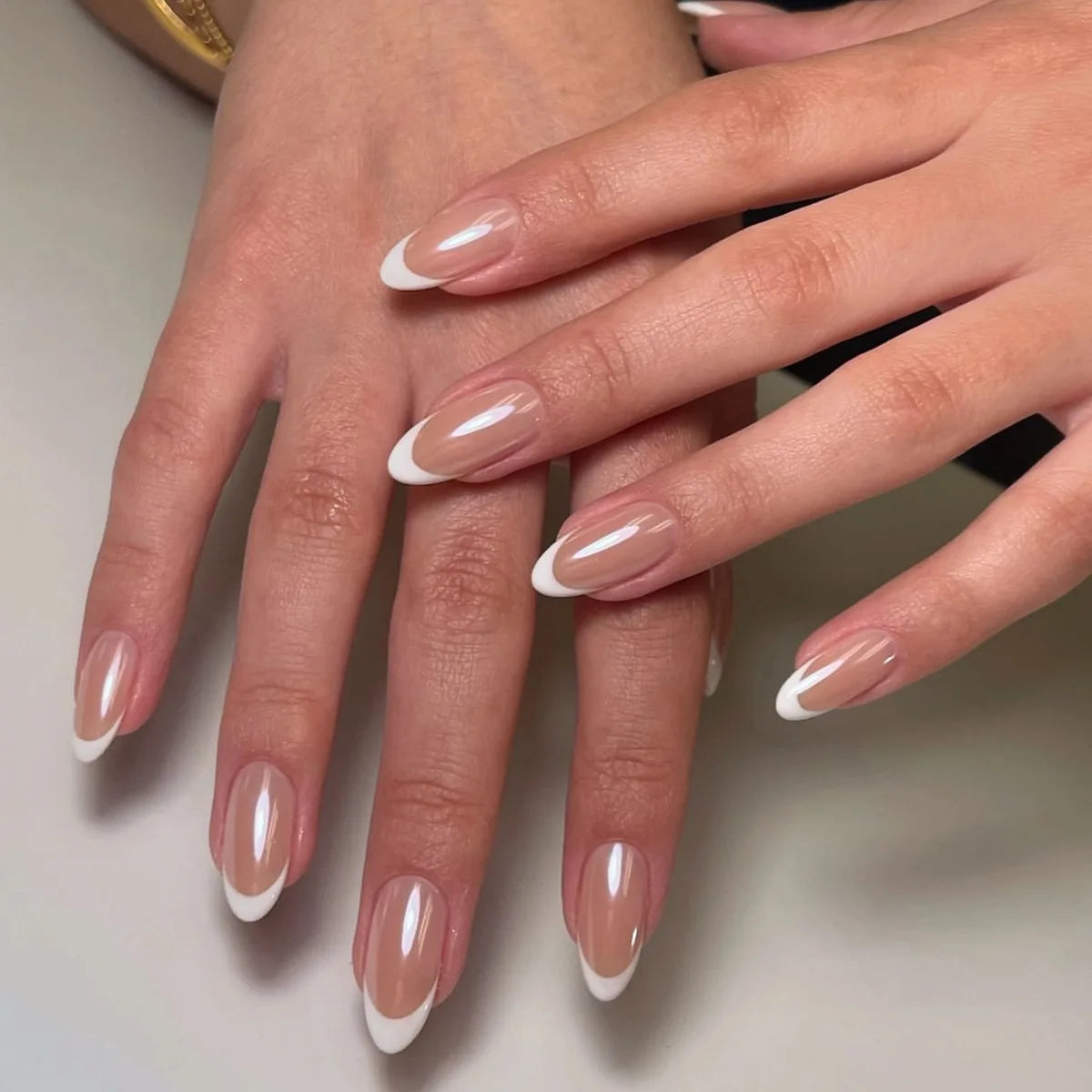 24Pcs Simple Almond Fake Nails Art with Jelly Glue White French Press on False Nails 3D Golden Stripes Design Wearable Nail Tips 3492