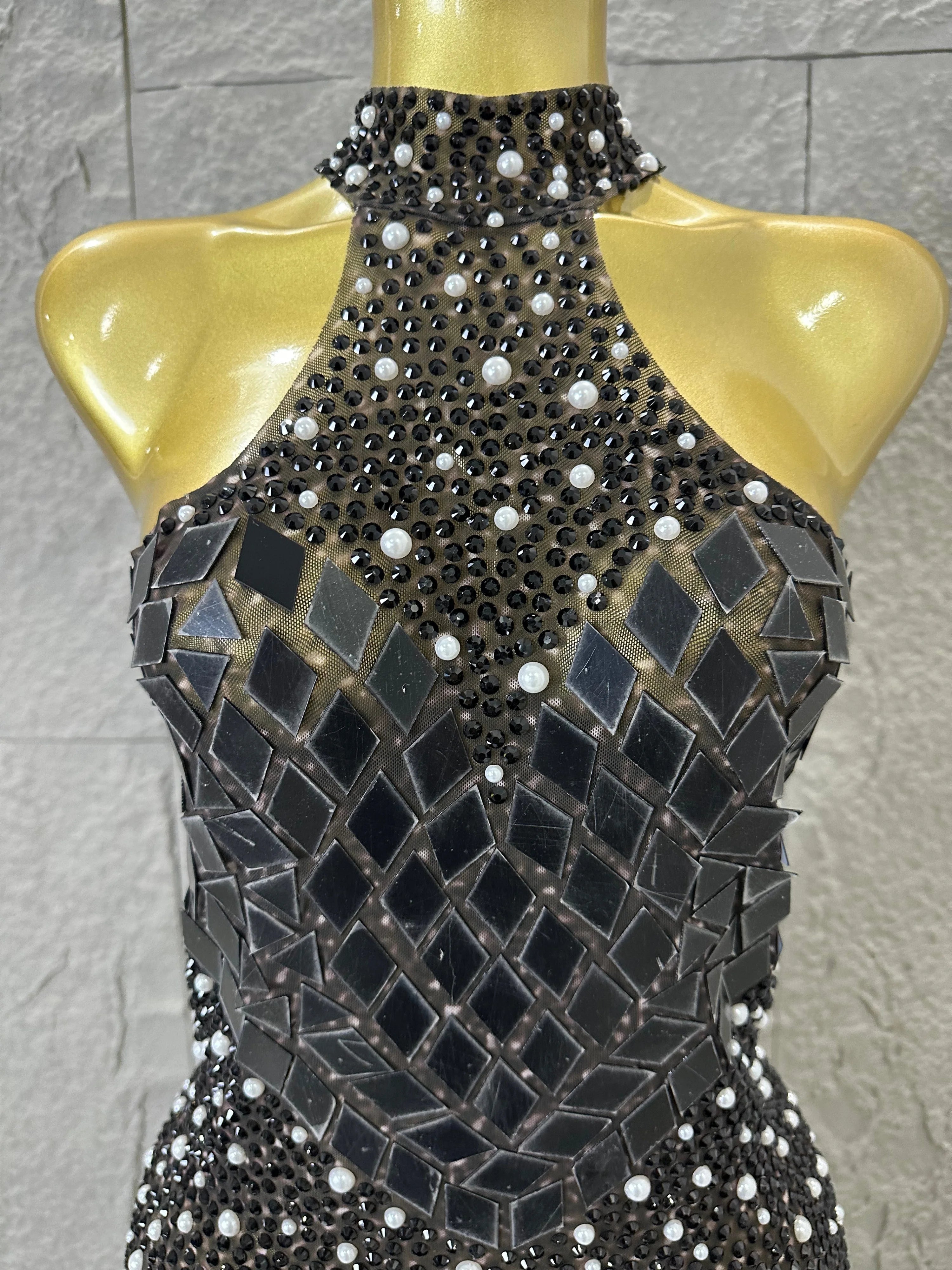 Luxury Black Gold Red Halter Neck Bandage Mini Dress Diamond Mirror Pearl Embellished Bodycon Formal Evening Gown