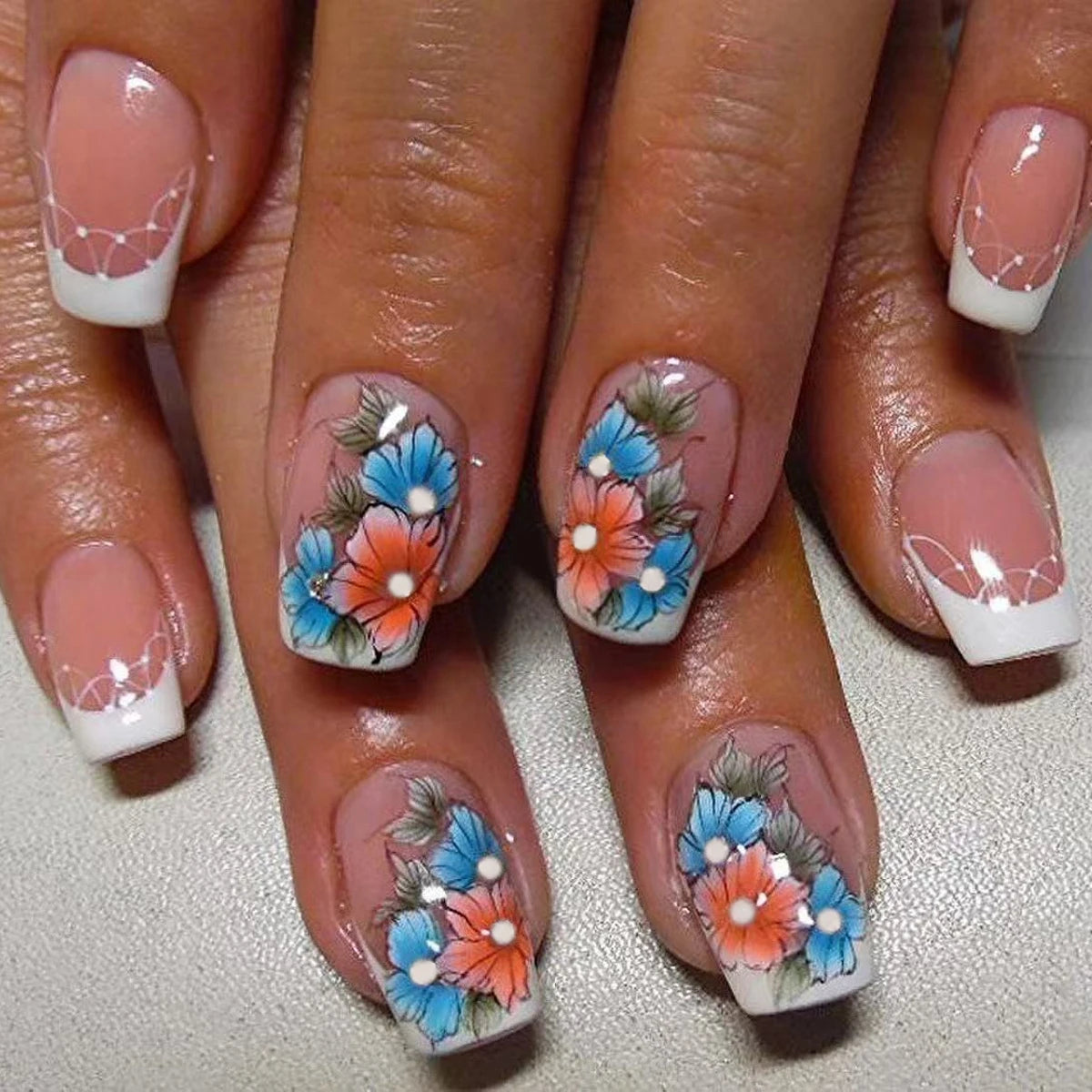 Short Square False Nail with Colorful Flower Rhinestone Design Simple French Fake Nail Fashion Wearable Press on Nails Art 24Pcs 3