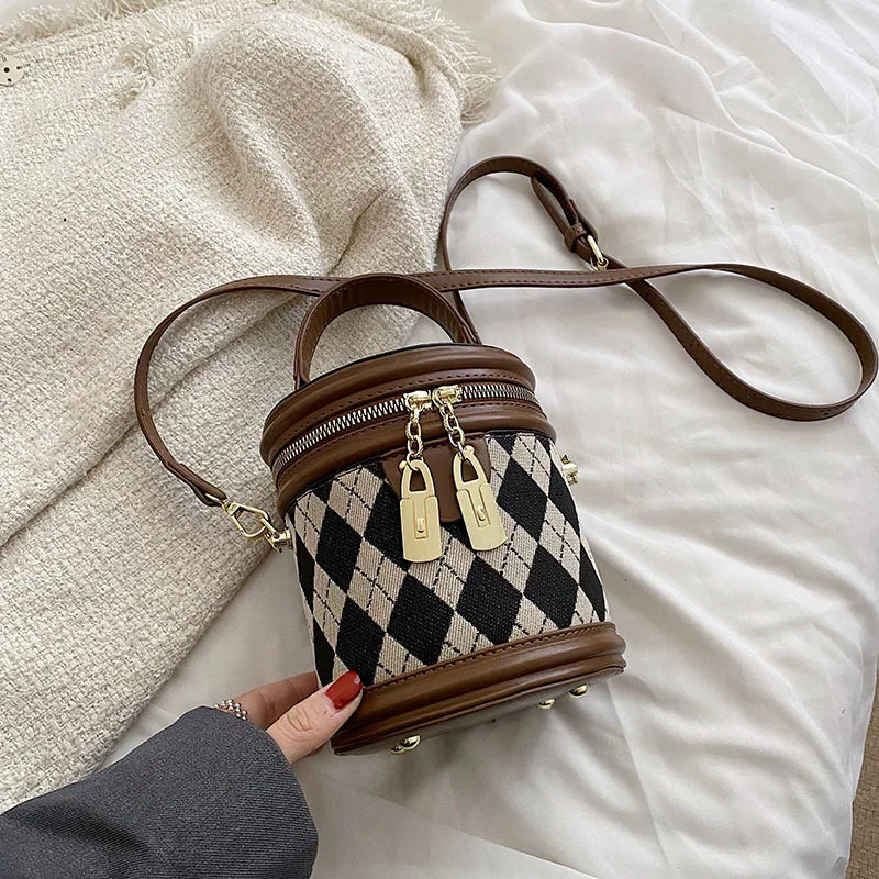 Women's Bag for Women Fashion Luxury Designer Zipper Small Handbags For Women Leather Bucket Shoulder Bag 2023 New Trend Pendant Brown-no doll