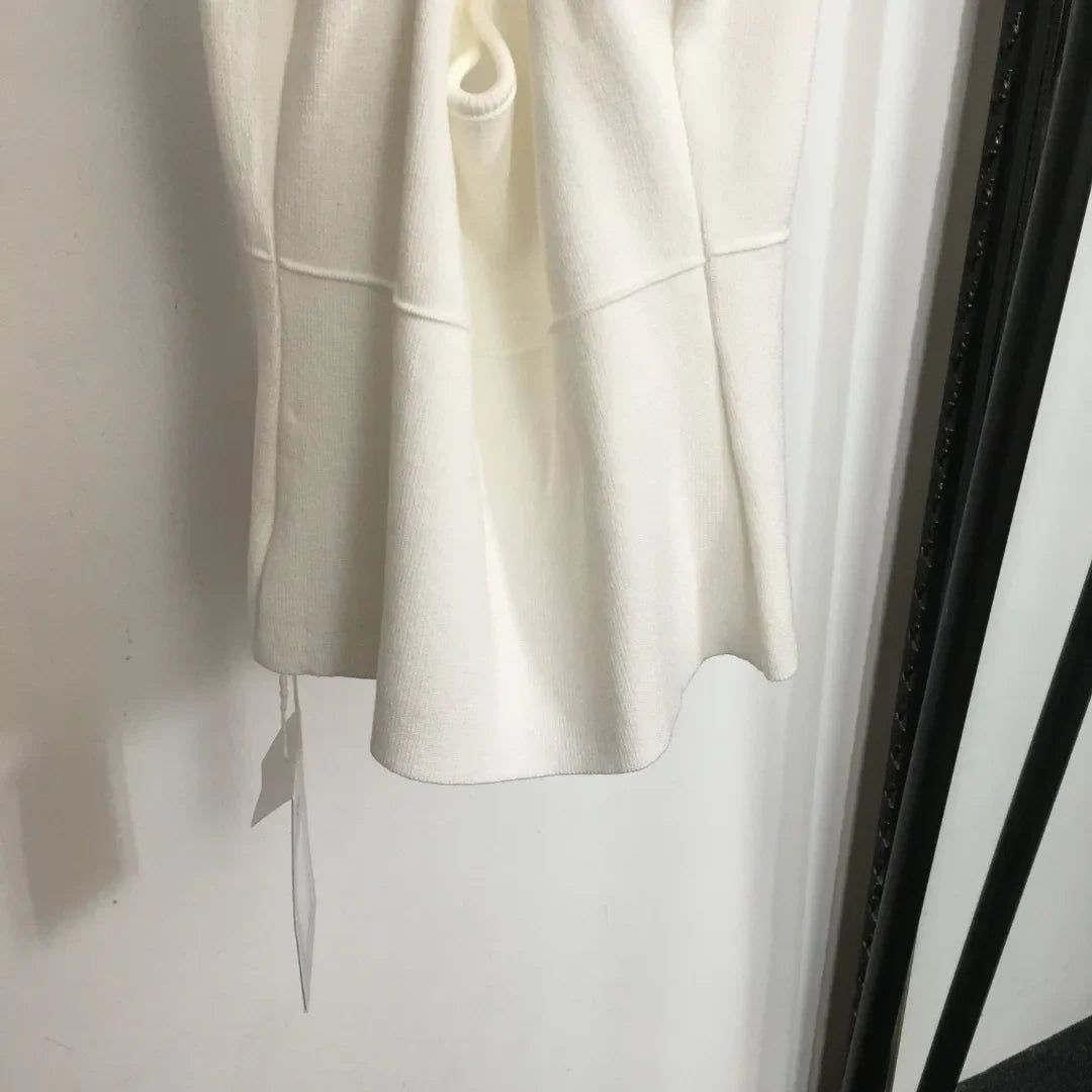 Summer New Knitted Short Tank Top Cross Strap Minimalist Design Tight and Elegant Inner Layer Top Metal embellishments