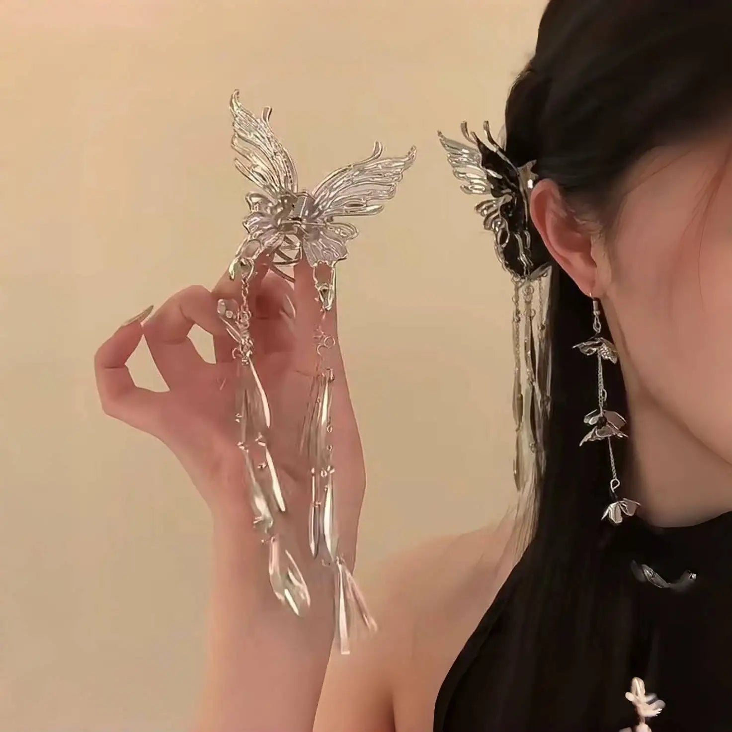 Butterfly Hair Clip Silver Hairpin New Chinese Trendy Claw Clips Woman Girls Styling Barrette Headdress Hollow Tassel Hair Clip