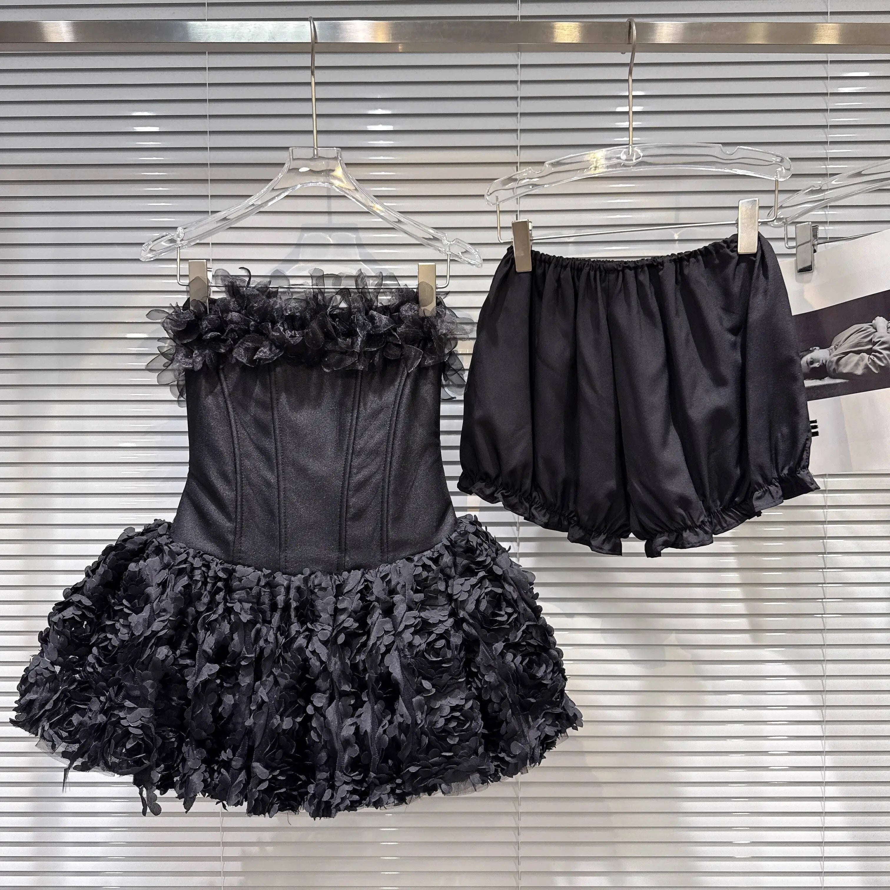 Winter New Sweet Temperament Chiffon Three-Dimensional Flower Fishbone Dresses For Women With Shorts Dress 11A07753 Black