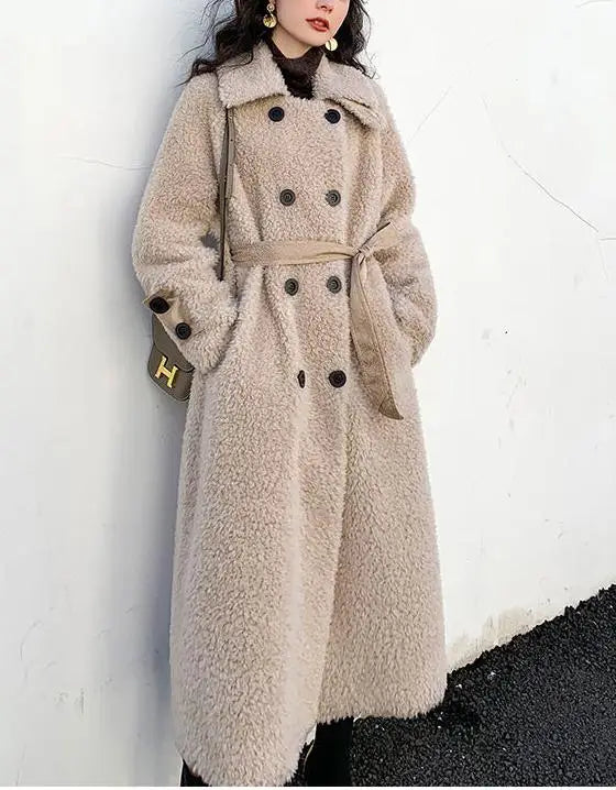 Pure Wool Shearling Coat for women,Long Female Slim Fur One Lamb Fur Coat,autumn/Winter 2024,New Square collar beige