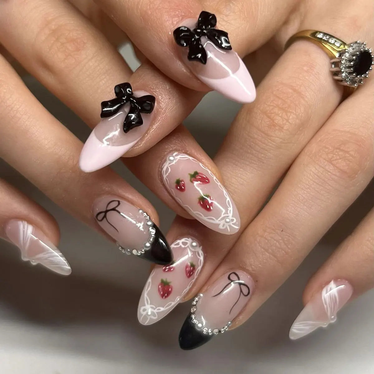 24pcs Gradient Black False Nails Yellow Star Moon Swan Pattern Press On Nails Sweet Cool Bowknots Flower Fake Nail Y2k Manicure Y3