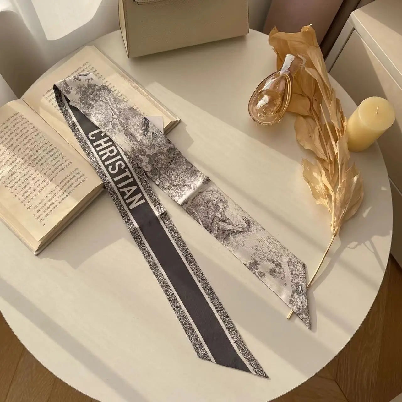 Brand CD Butterfly Around the World Women's Ribbon Scarf Twill Silk Mulberry Silk Long Small Silk Scarf Neckerchief Bags Tie conglin gray