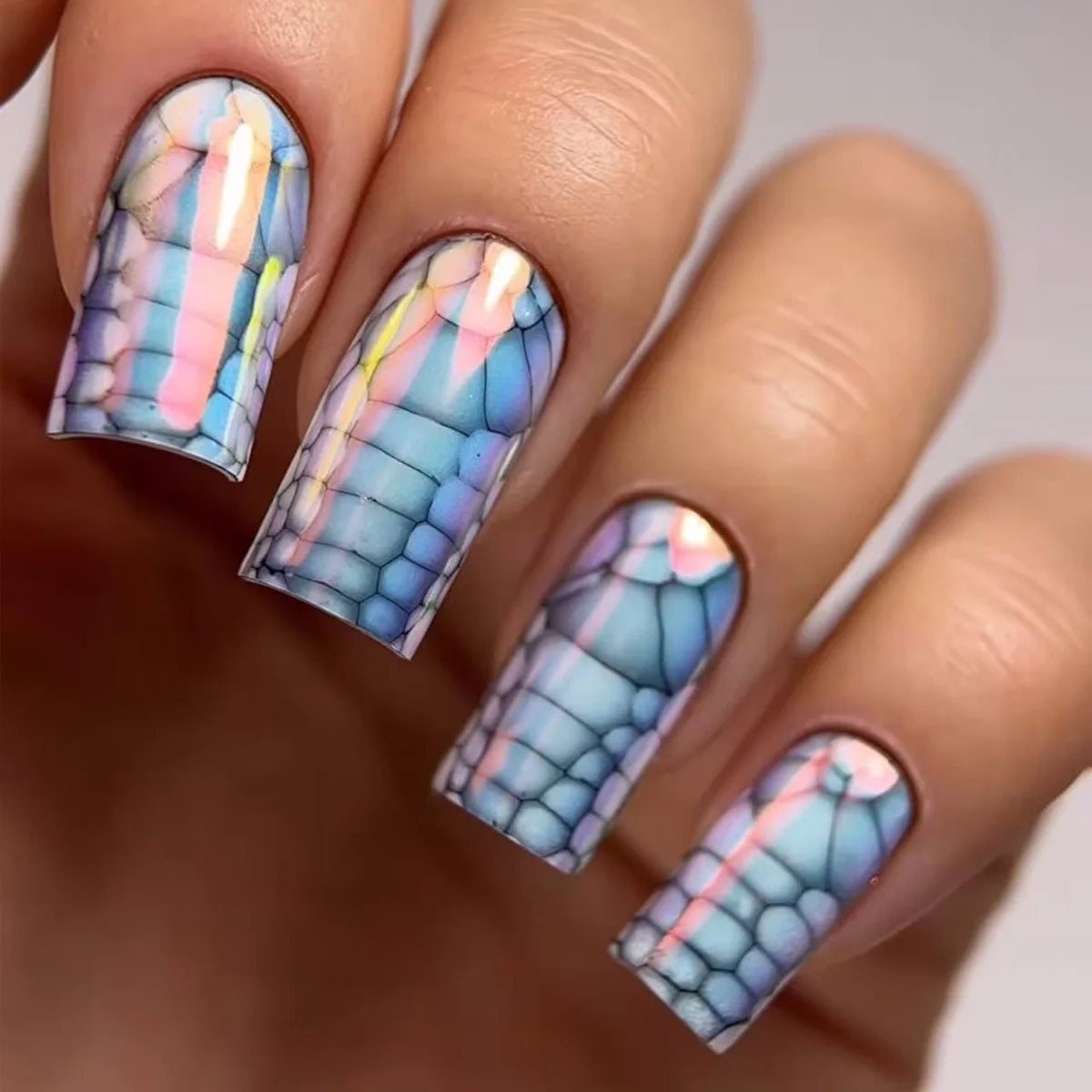 24Pcs Lightning Stripe Smudging Press on Fake Nails Mid-length Square Head False Nails Green Wearable Fashion Full Nail Art Tips 13