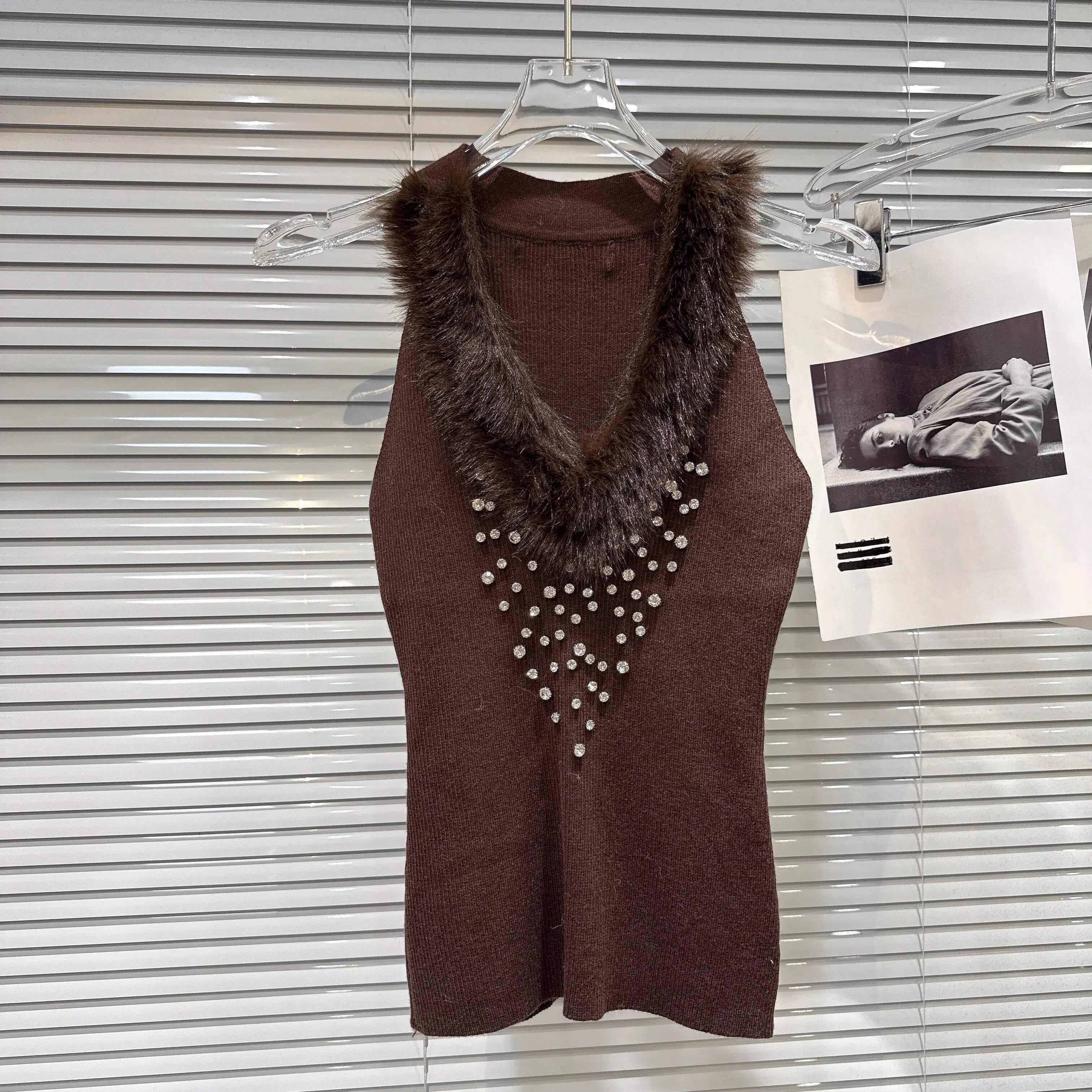 Winter New Fashion V-neck Furry Collar Rhinestone Design Knitted Vest Camisole For Women Slim Fit Tank Top 11A07754 Brown One Size