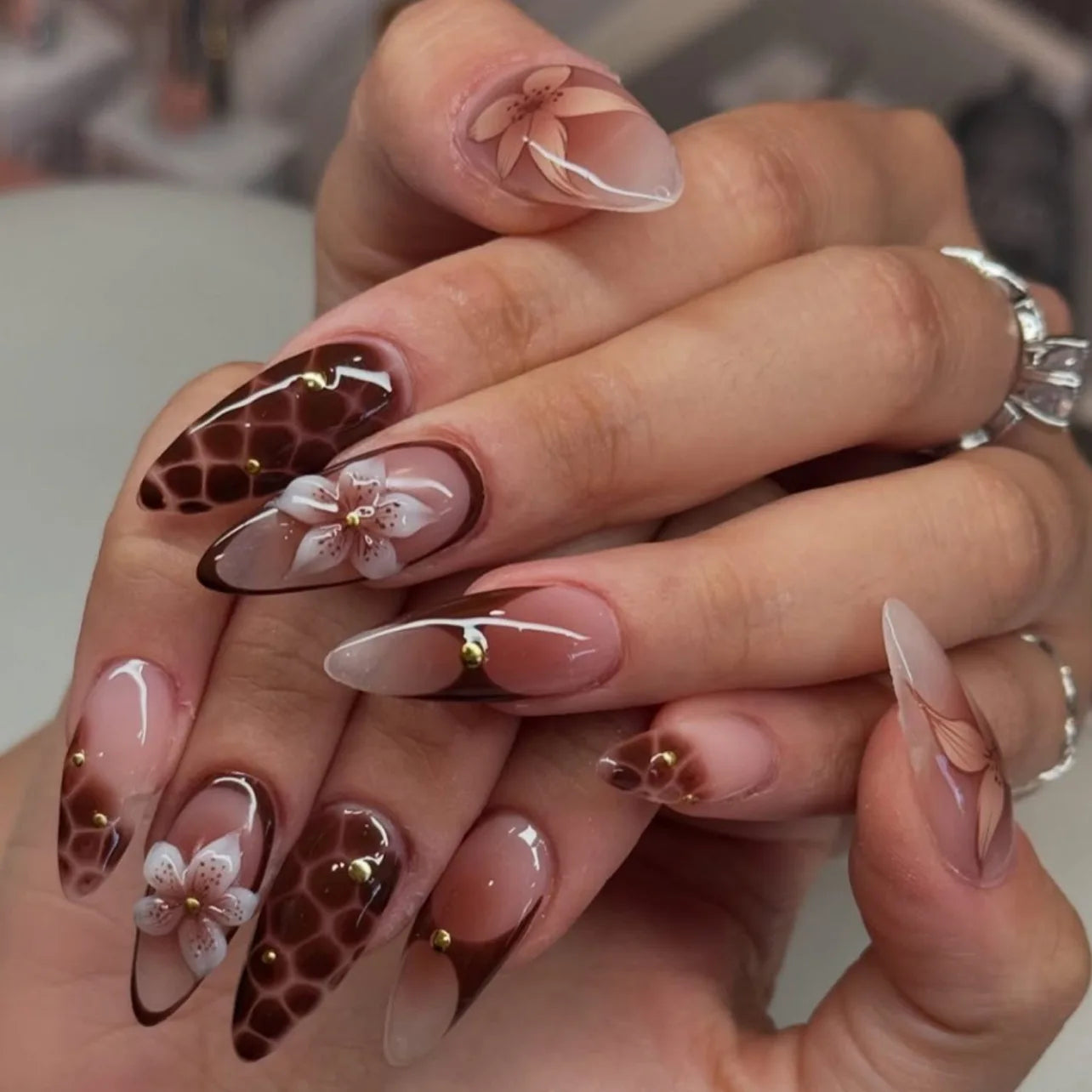 24pcs Retro Almond Press On Nails Brown Marble Cracks Ice Flower Printed False Nails European Wearable French Style Fake Nail Y1